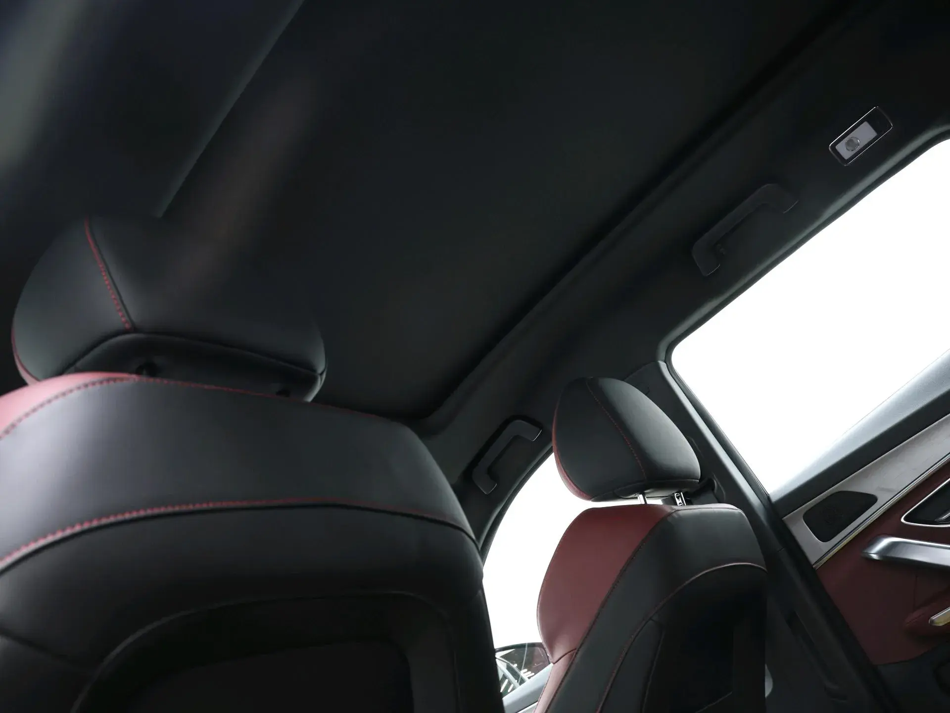 2025 JETOUR X70 thumbnail 4