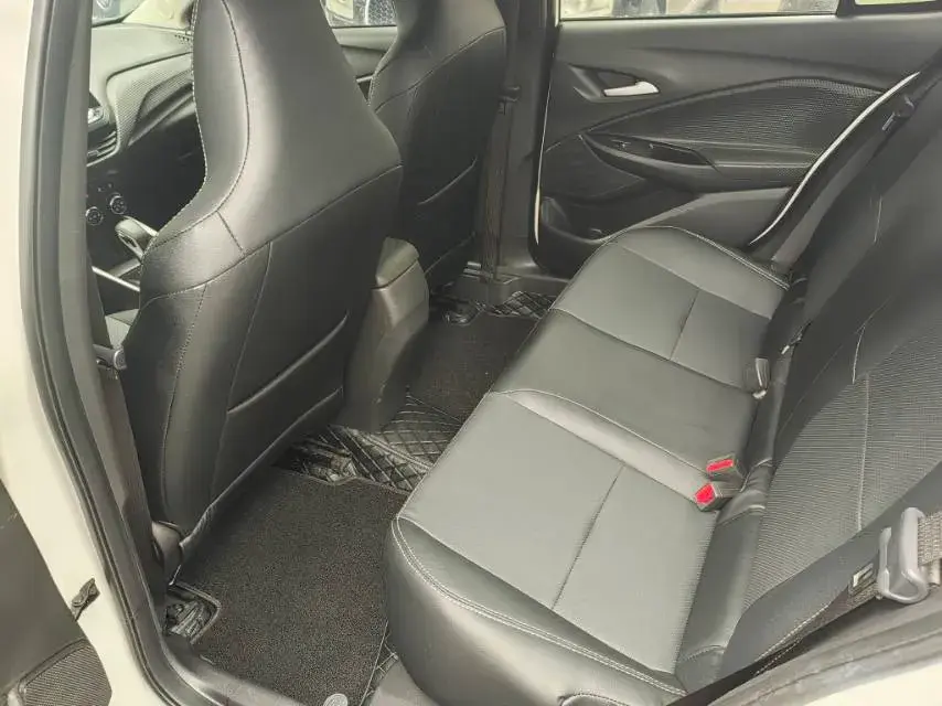 2020 CHEVROLET CAVALIER thumbnail 4