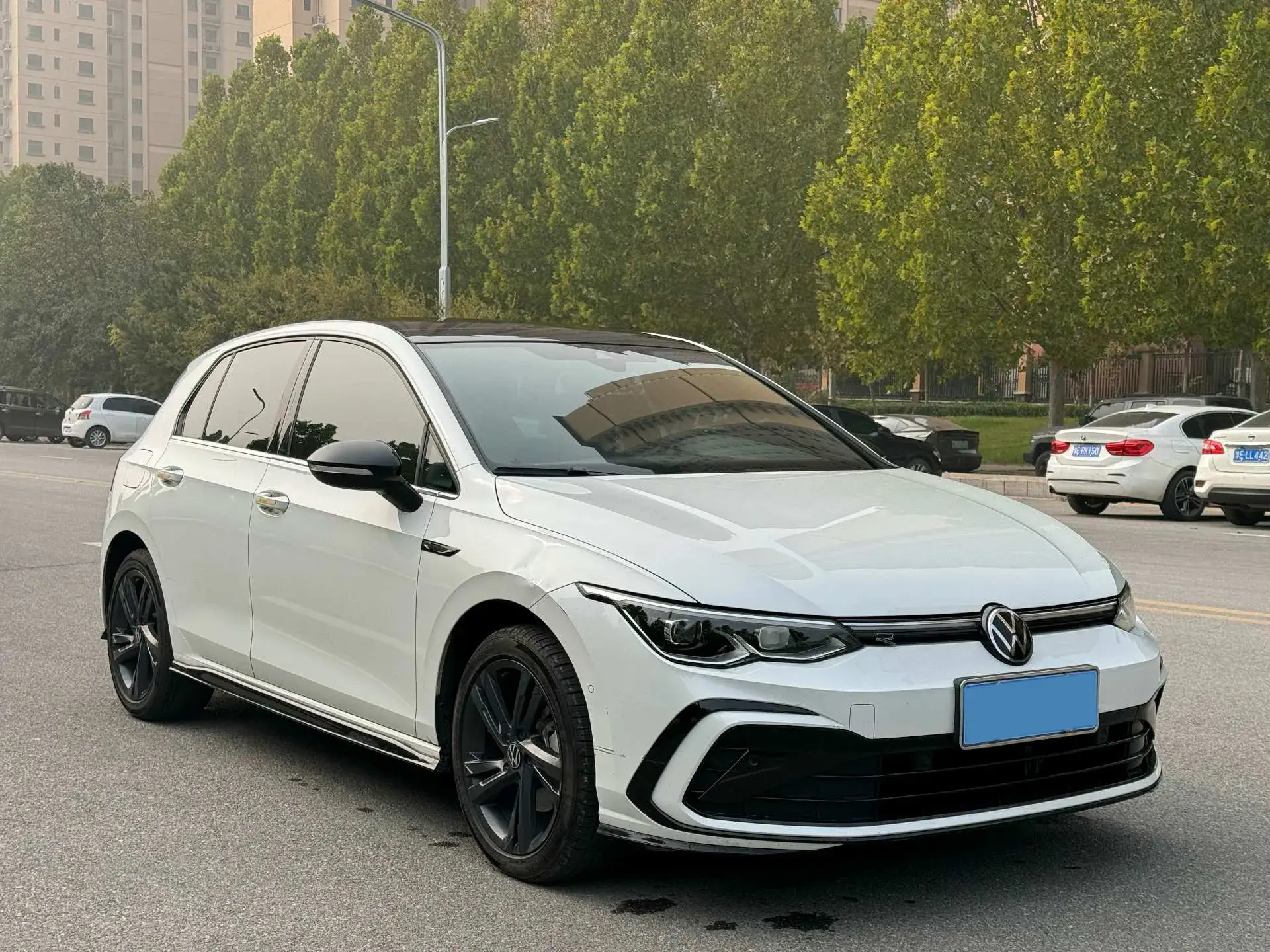 2021 VOLKSWAGEN GOLF thumbnail 3