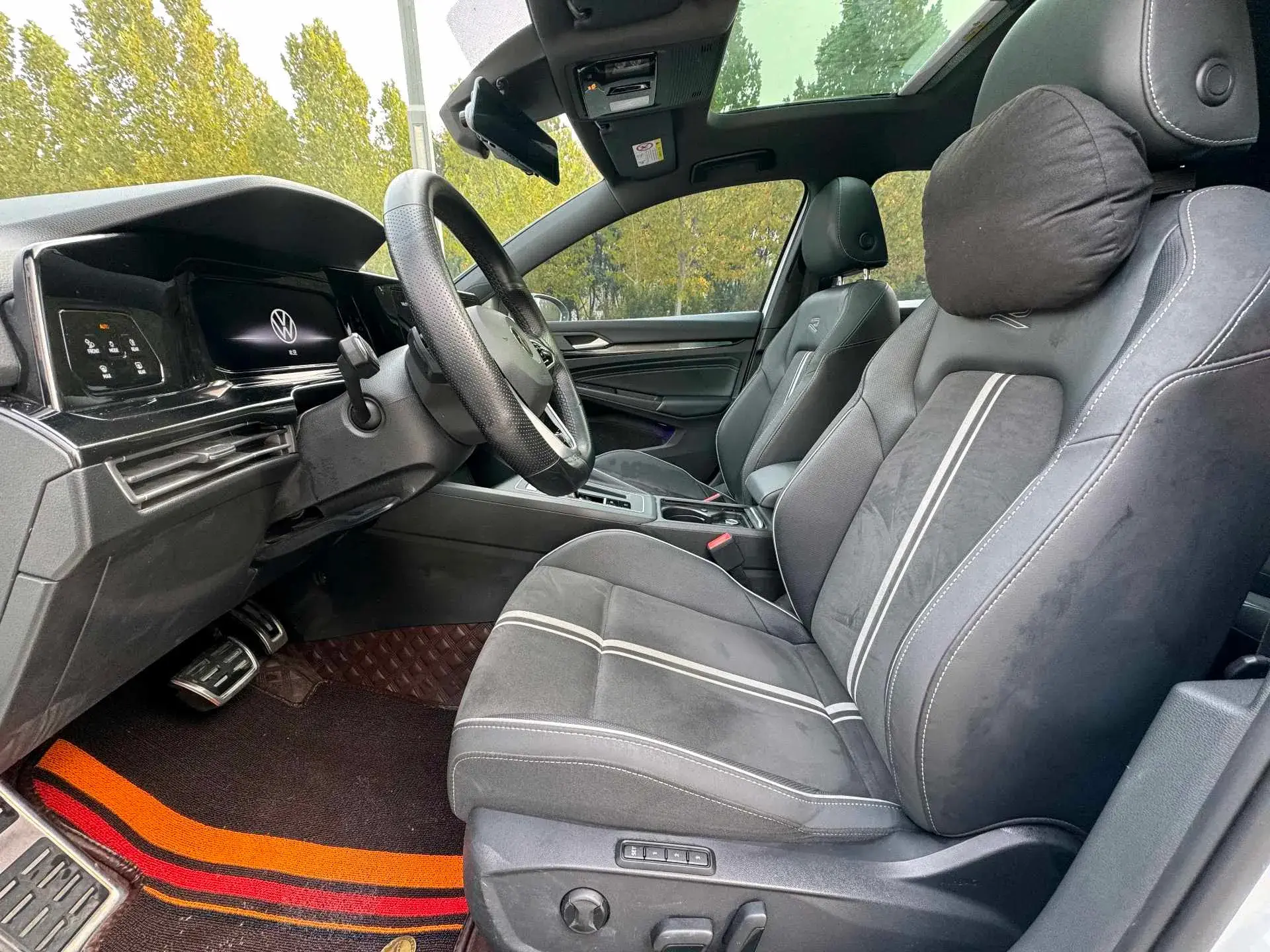 2021 VOLKSWAGEN GOLF thumbnail 4