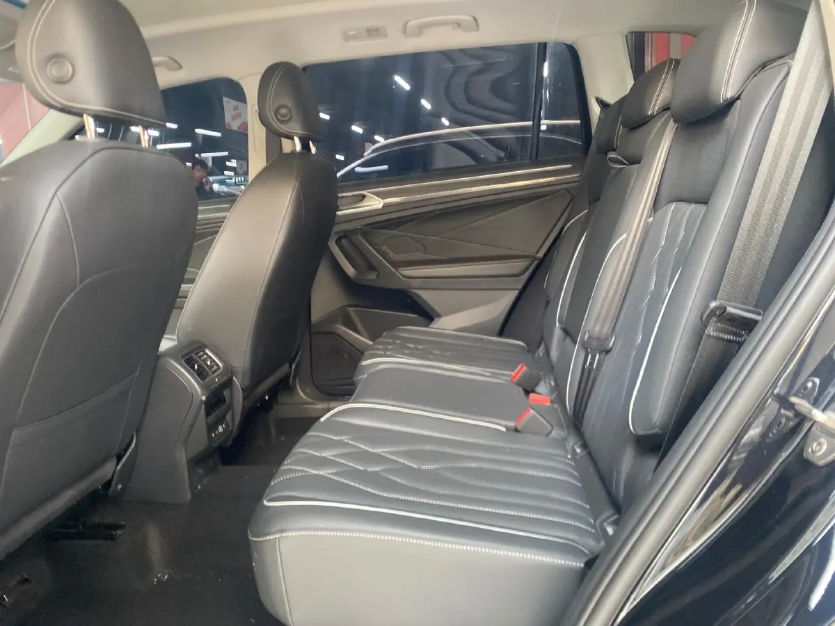 2023 Volkswagen Tiguan L 2.0T 186HP L4 7DCT,autocango,china used car exporter,china ev exporter,chinese used car exporter,chinese used ev exporter