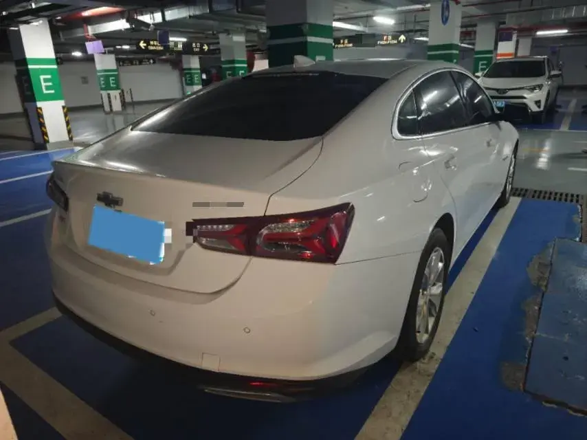 2019 CHEVROLET MALIBU thumbnail 4