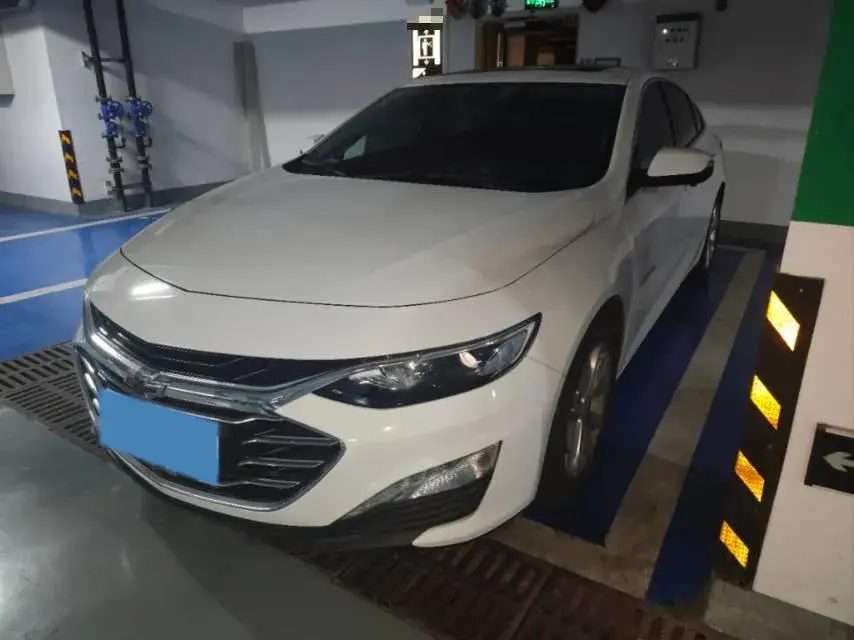 2019 CHEVROLET MALIBU view 1