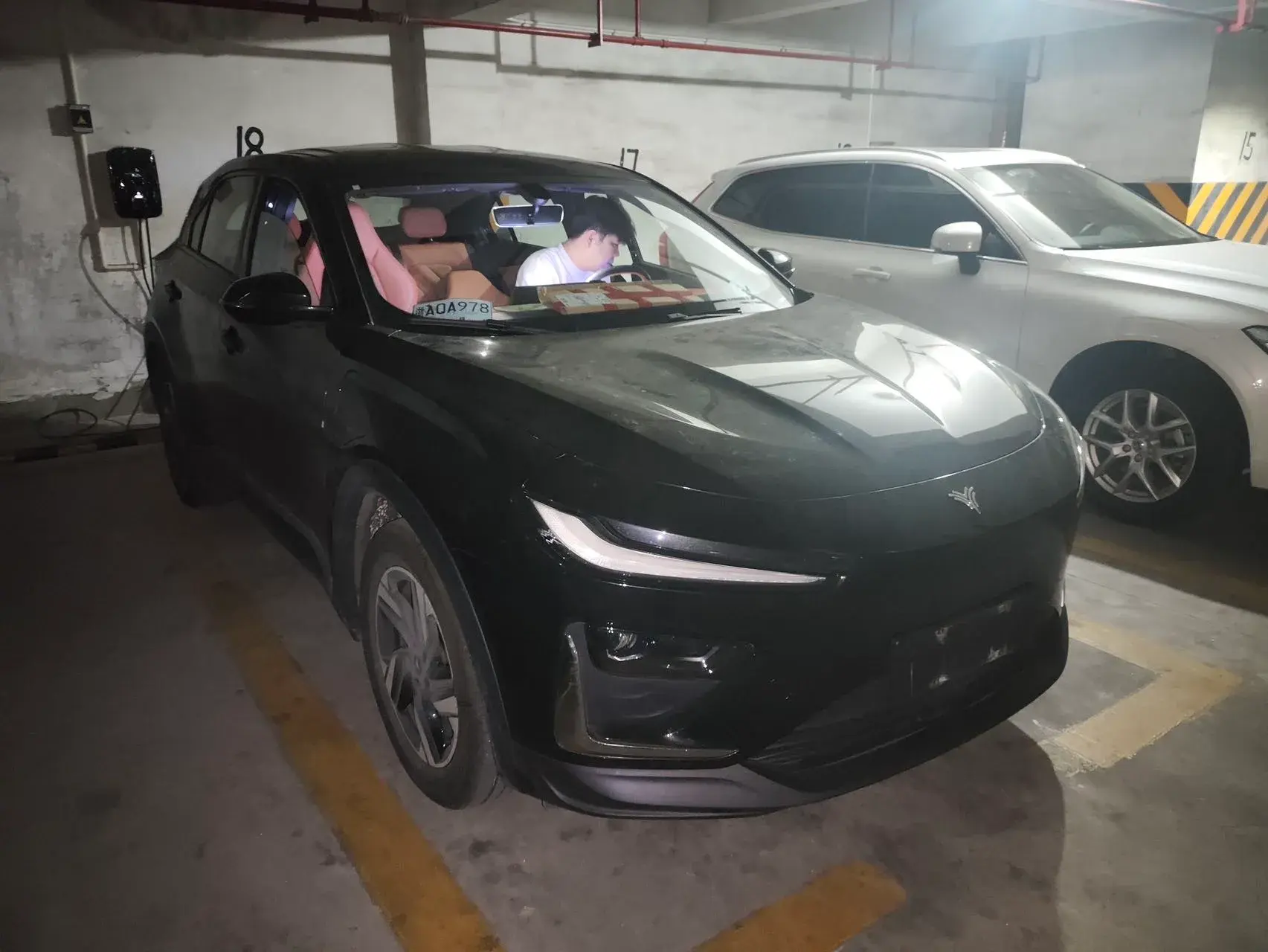 2024 NETA X thumbnail 3