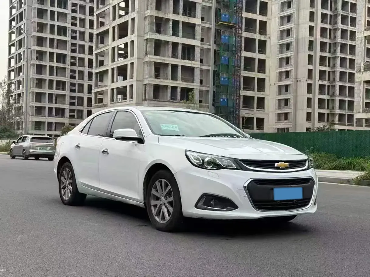 2018 CHEVROLET MALIBU thumbnail 3