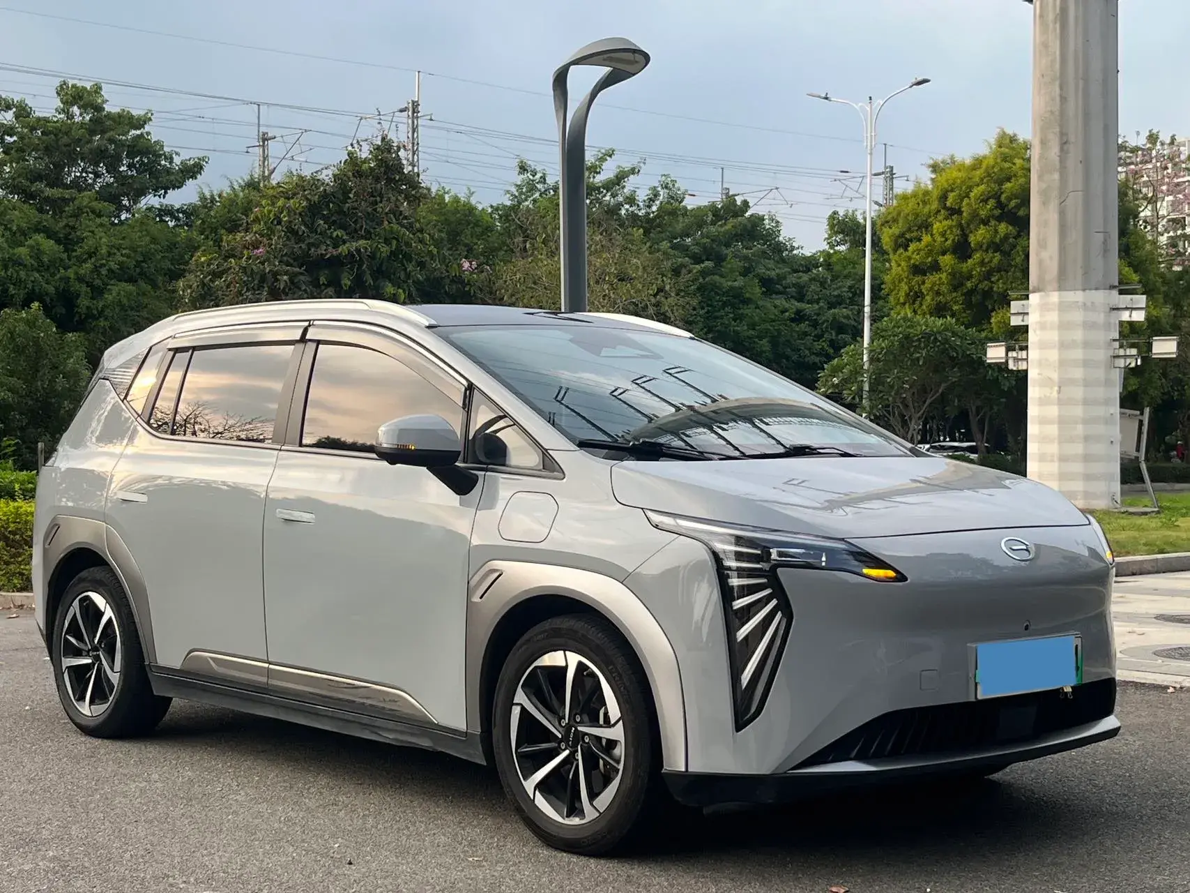 2022 AION Y thumbnail 2