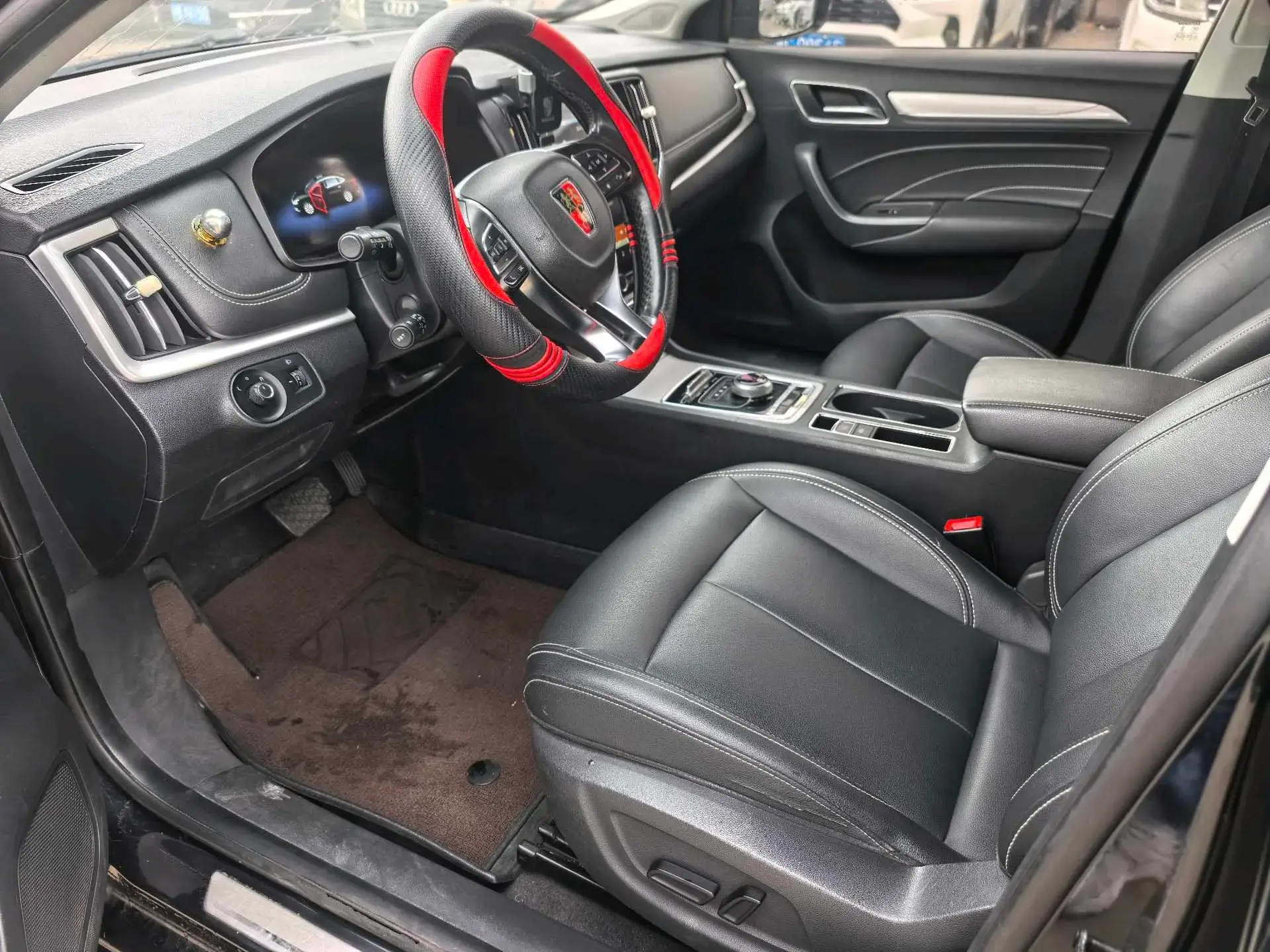 2017 ROEWE I6 thumbnail 4