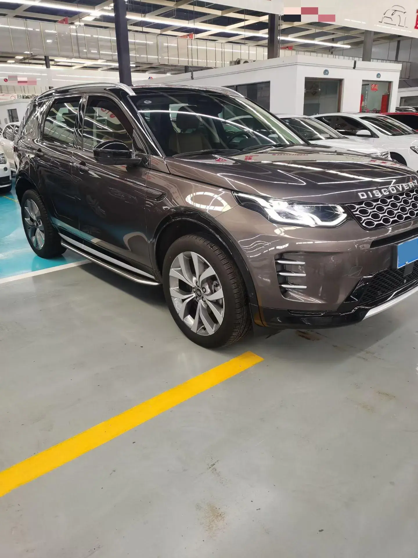 2024 LAND ROVER thumbnail 3