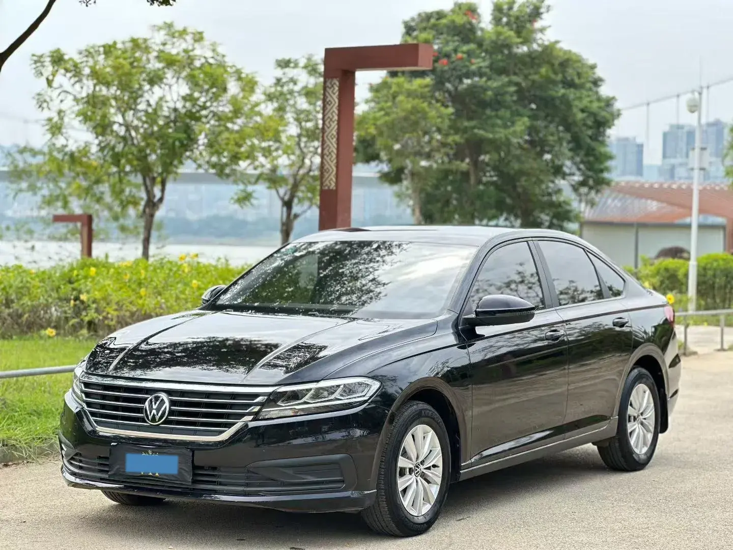 2021 VOLKSWAGEN LAVIDA view 1