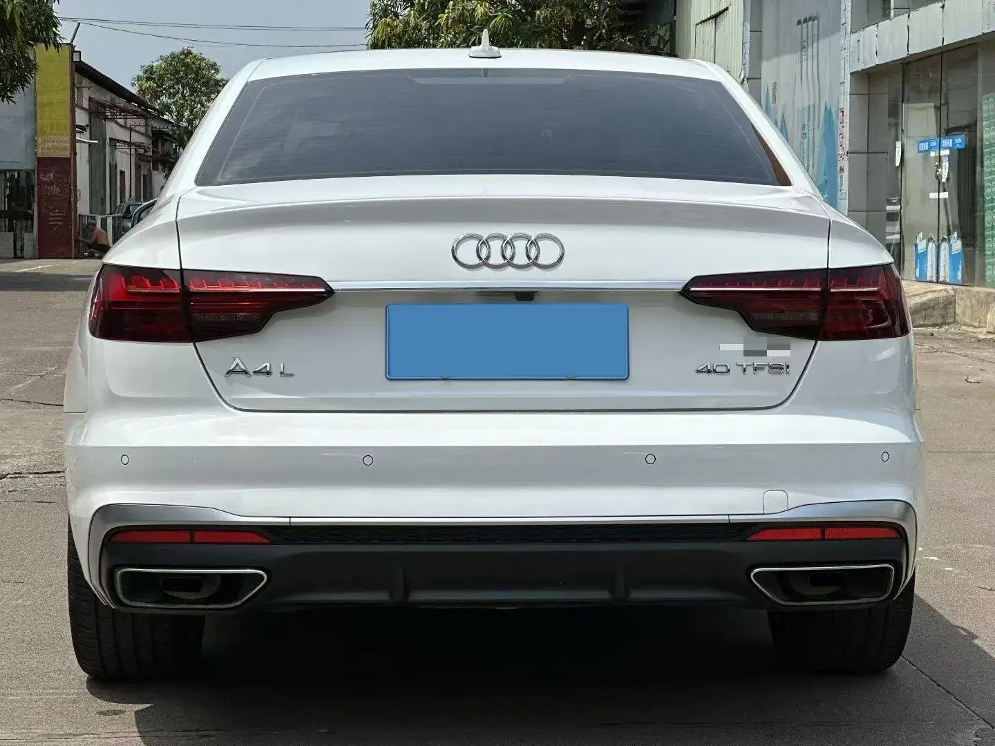 2023 AUDI A4L thumbnail 4