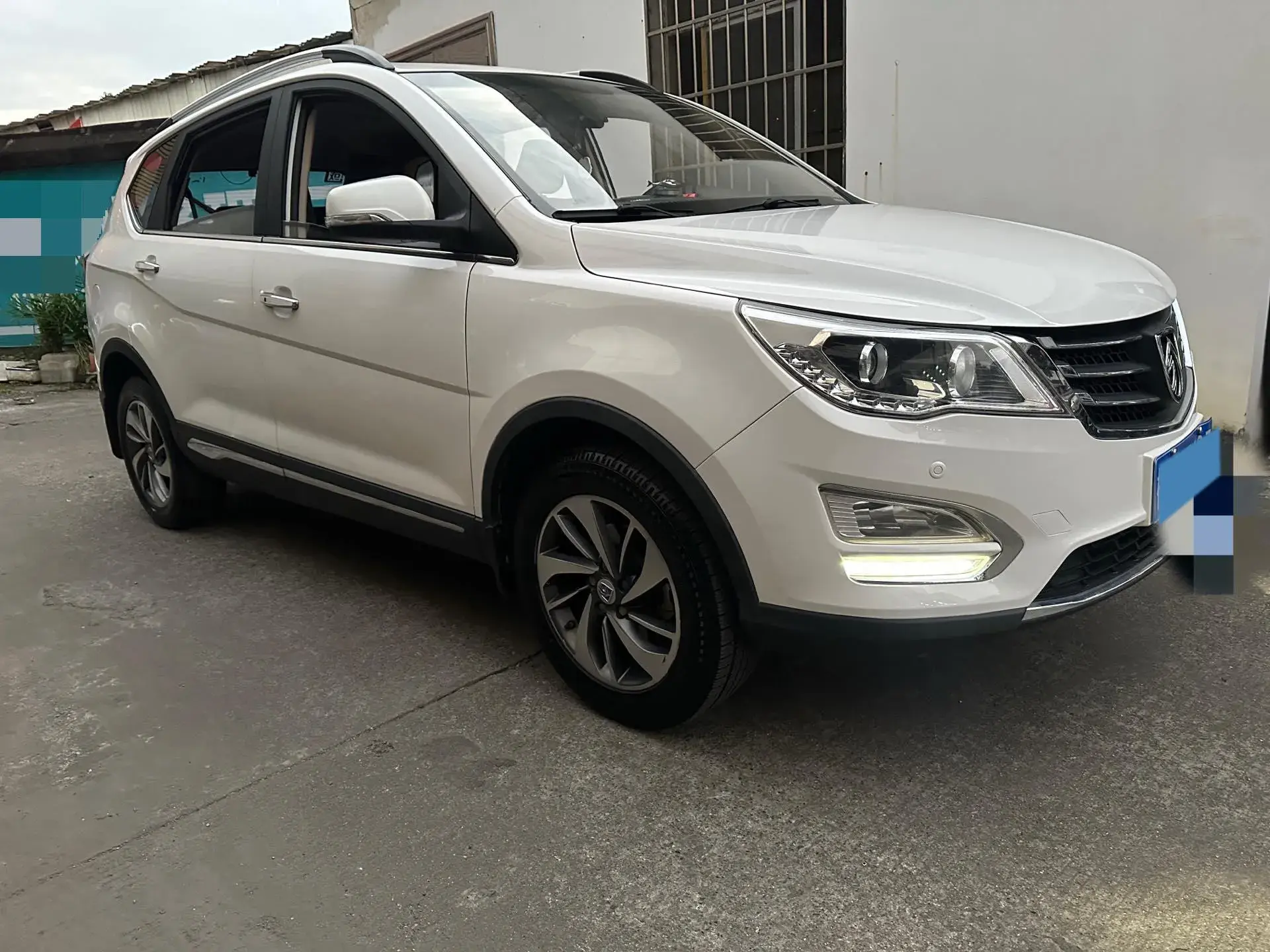 2016 BAOJUN 560 thumbnail 3
