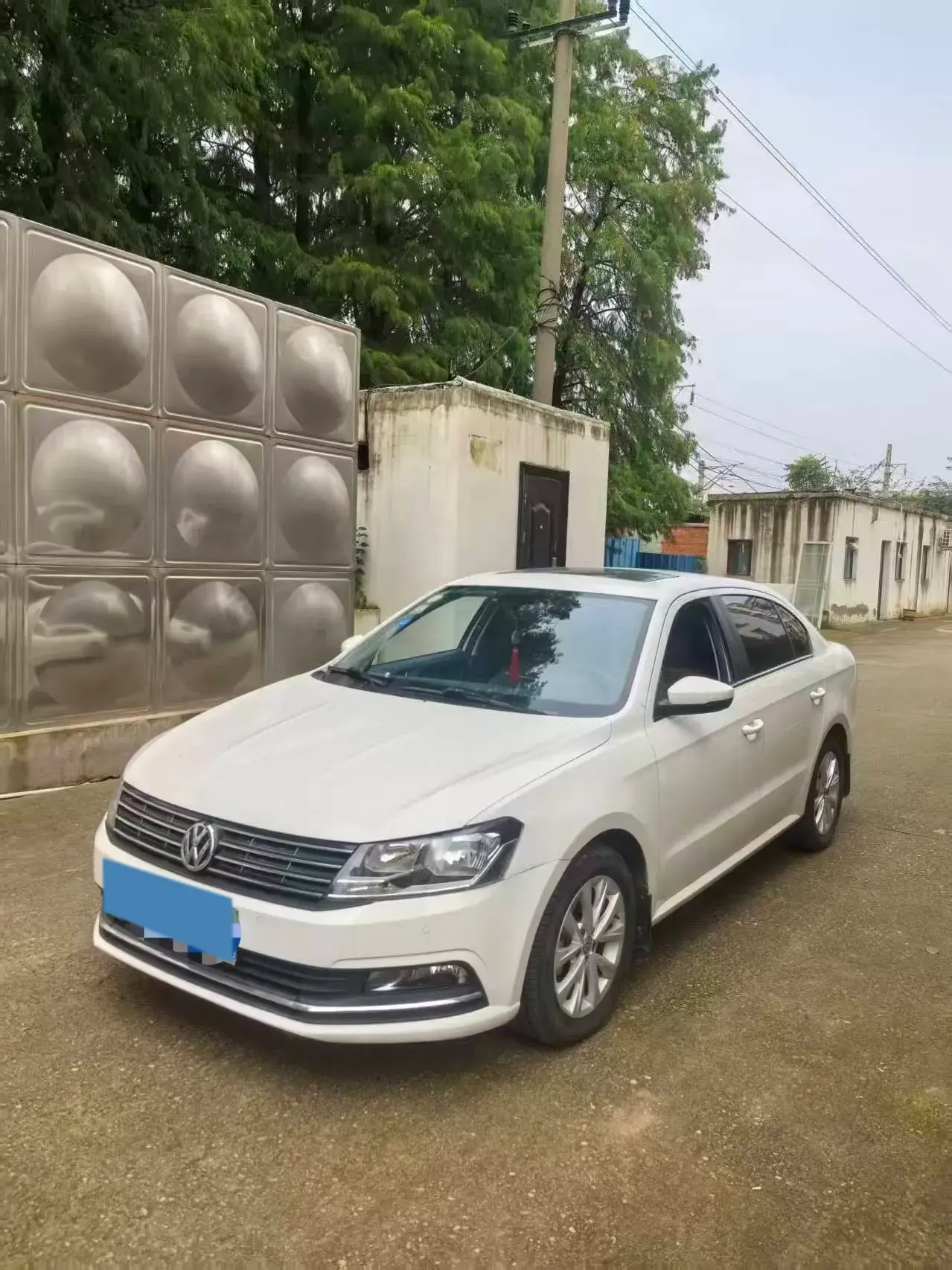 2017 VOLKSWAGEN LAVIDA view 1