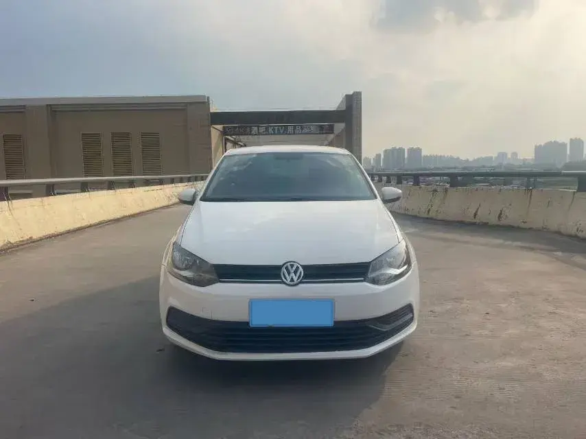 2018 VOLKSWAGEN POLO thumbnail 2