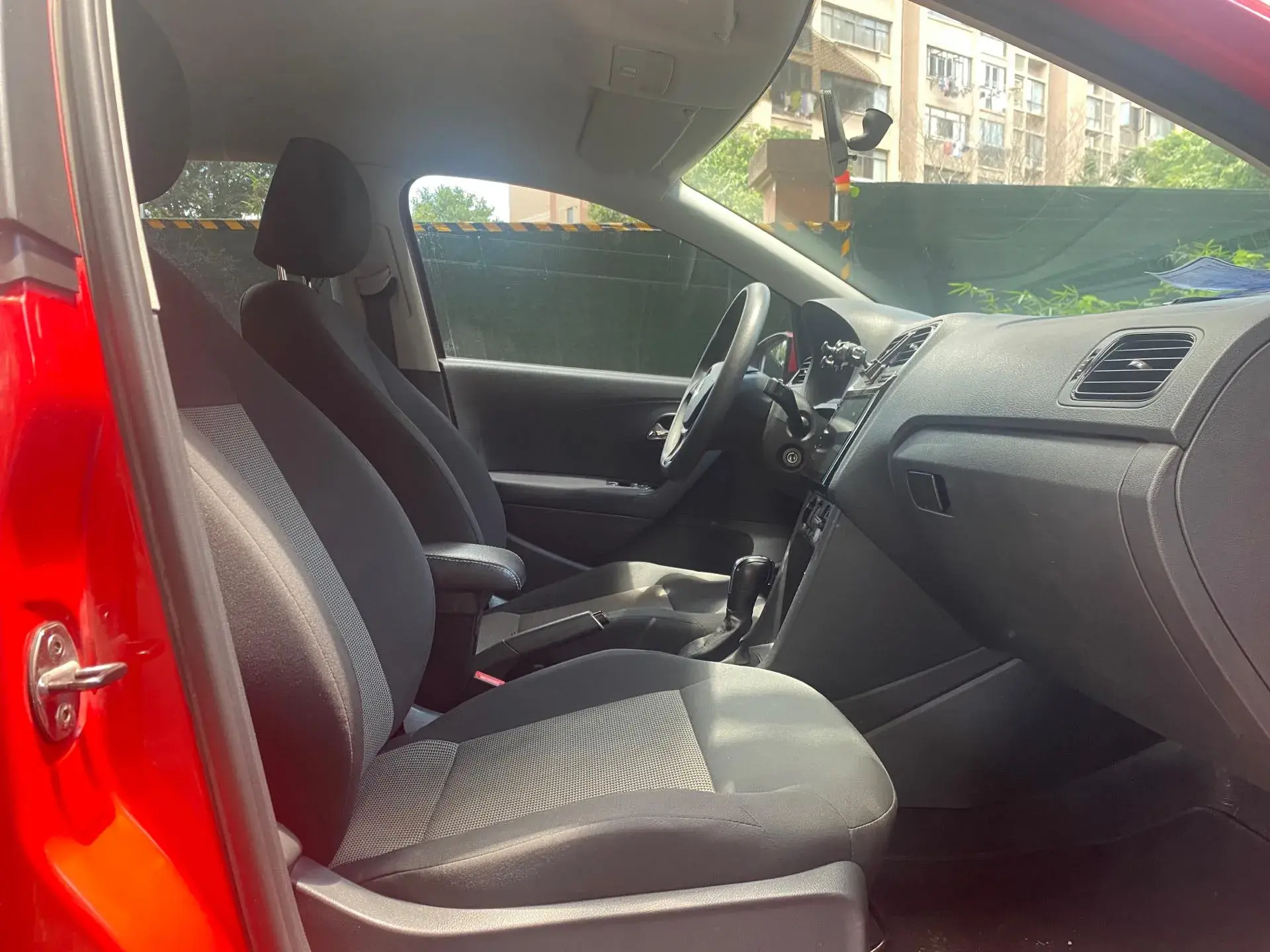 2018 VOLKSWAGEN POLO thumbnail 4