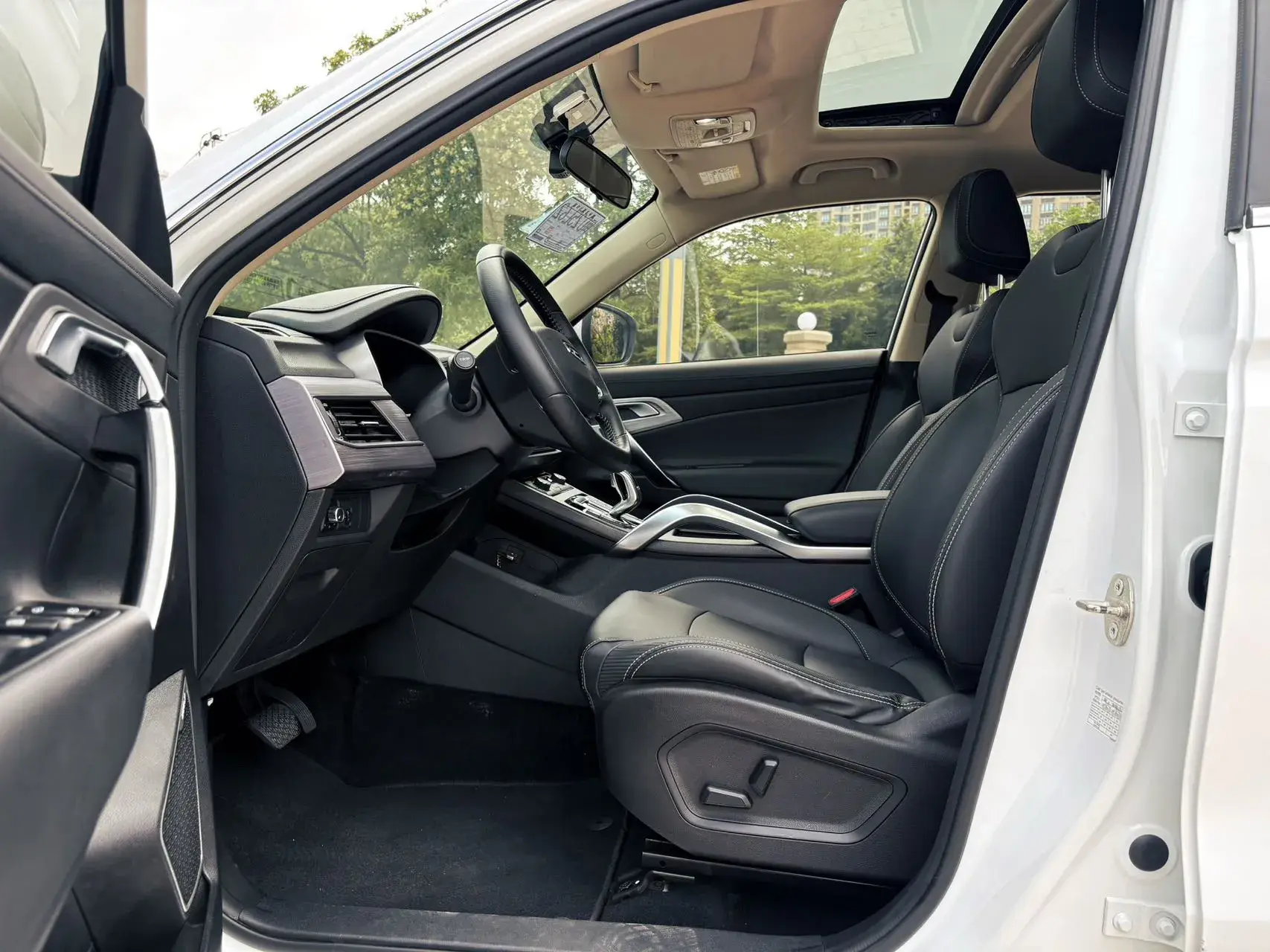 2021 GEELY AZKARRA thumbnail 2