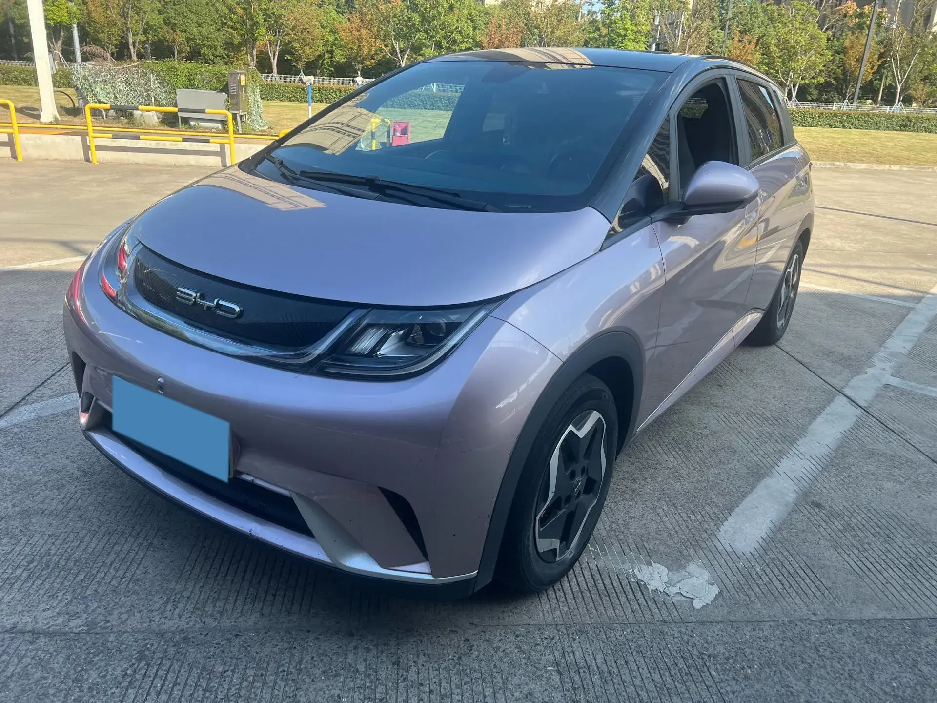 2021 BYD DOLPHIN view 1