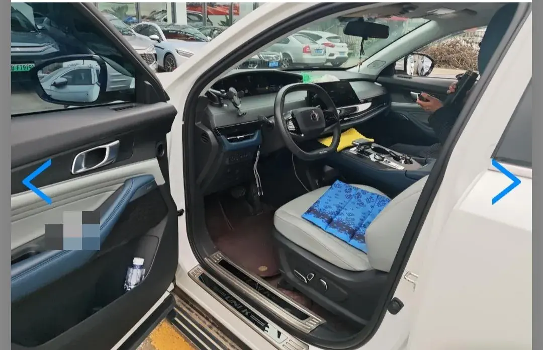 2023 CHANGAN UNI-K thumbnail 3