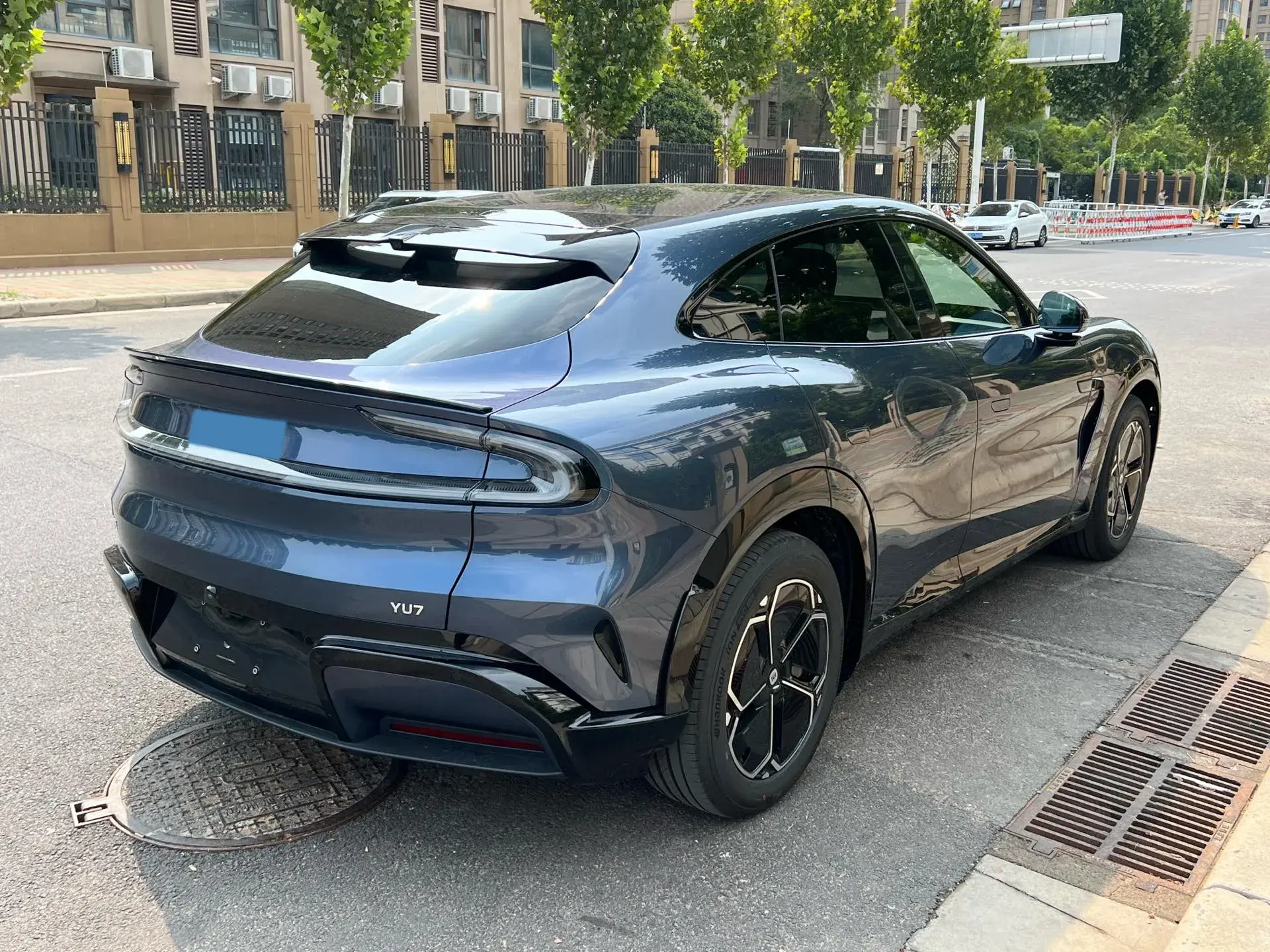 2025 MI YU7 thumbnail 4