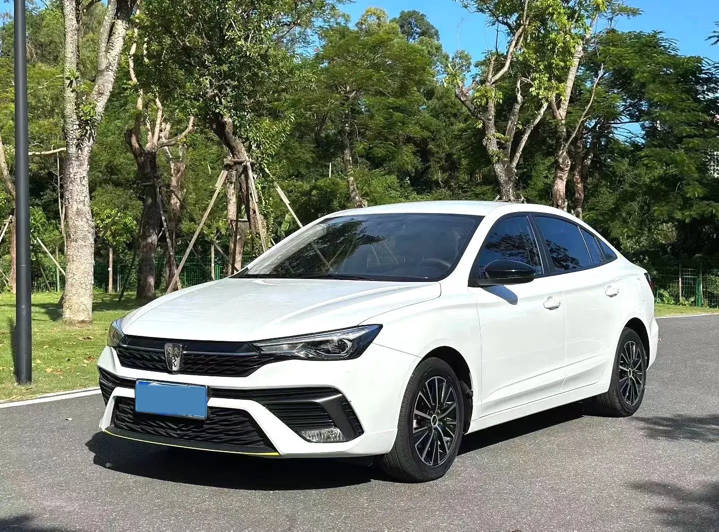 2021 ROEWE I5 view 1