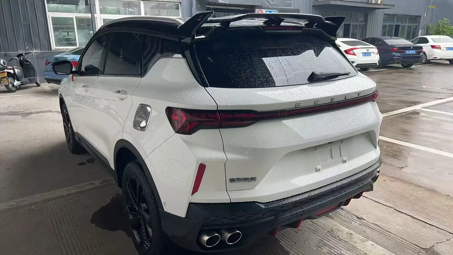 2022 GEELY COOLRAY thumbnail 2