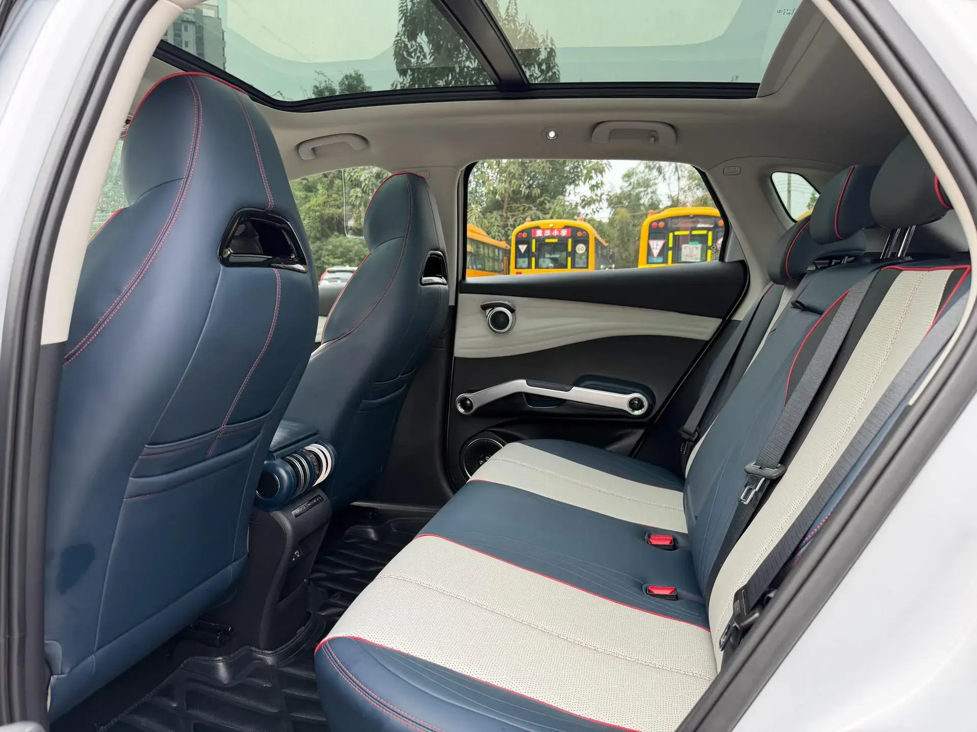 2022 BYD YUAN thumbnail 4