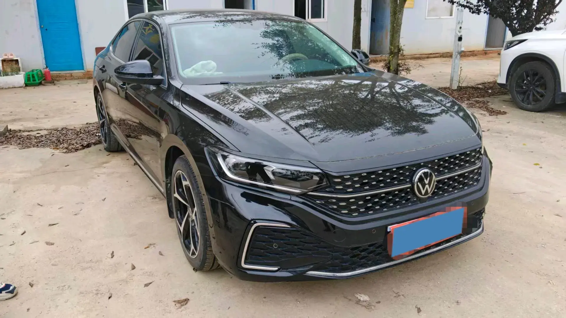 2024 VOLKSWAGEN PASSAT thumbnail 3