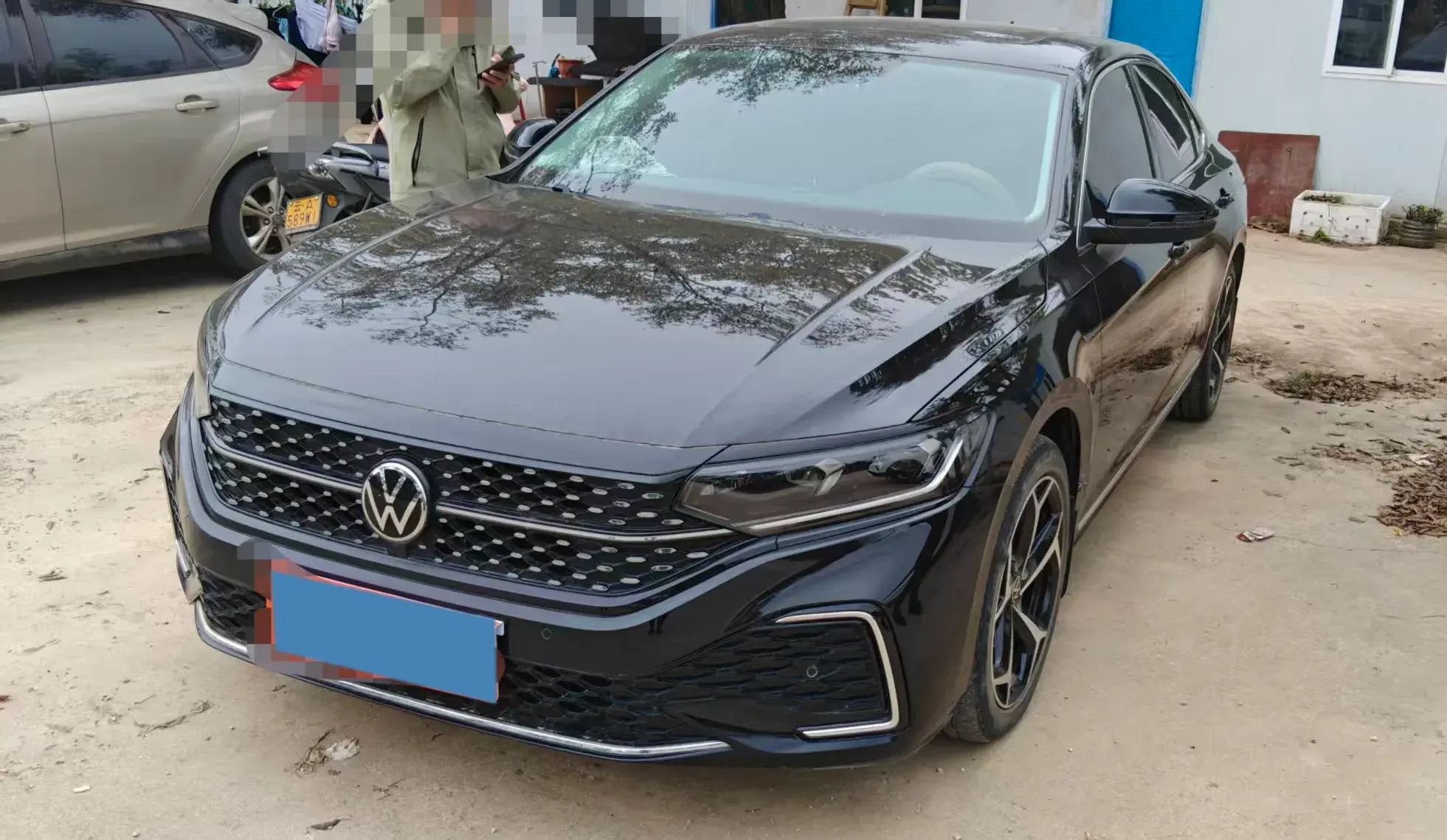 2024 VOLKSWAGEN PASSAT view 1