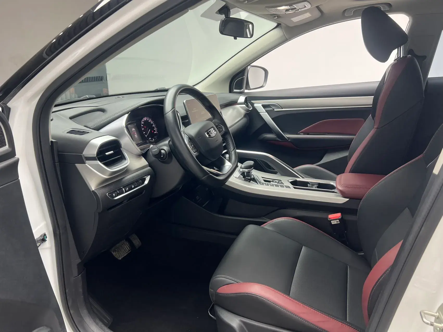 2021 GEELY COOLRAY thumbnail 4