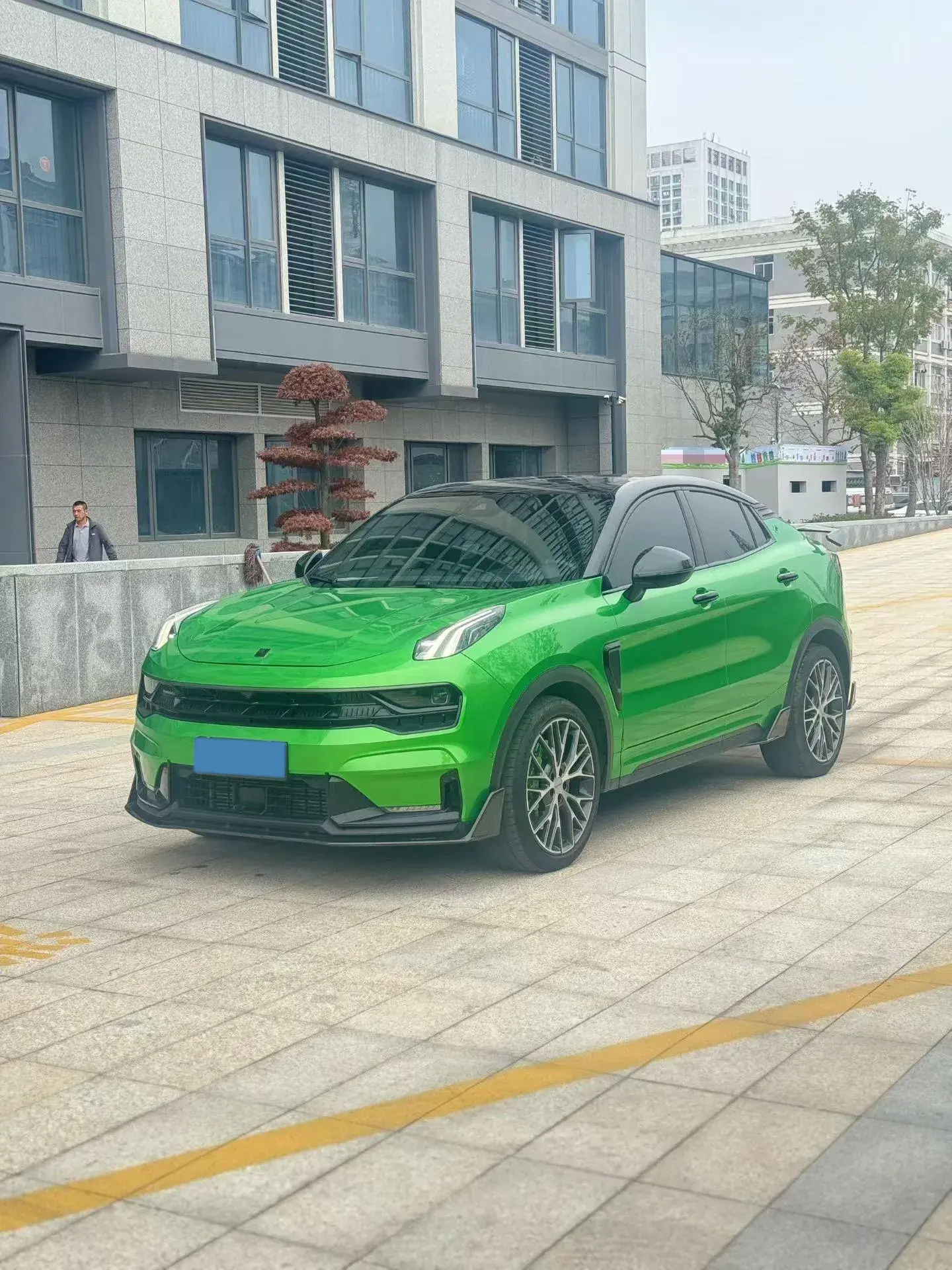 2022 LYNK&CO 05 view 1