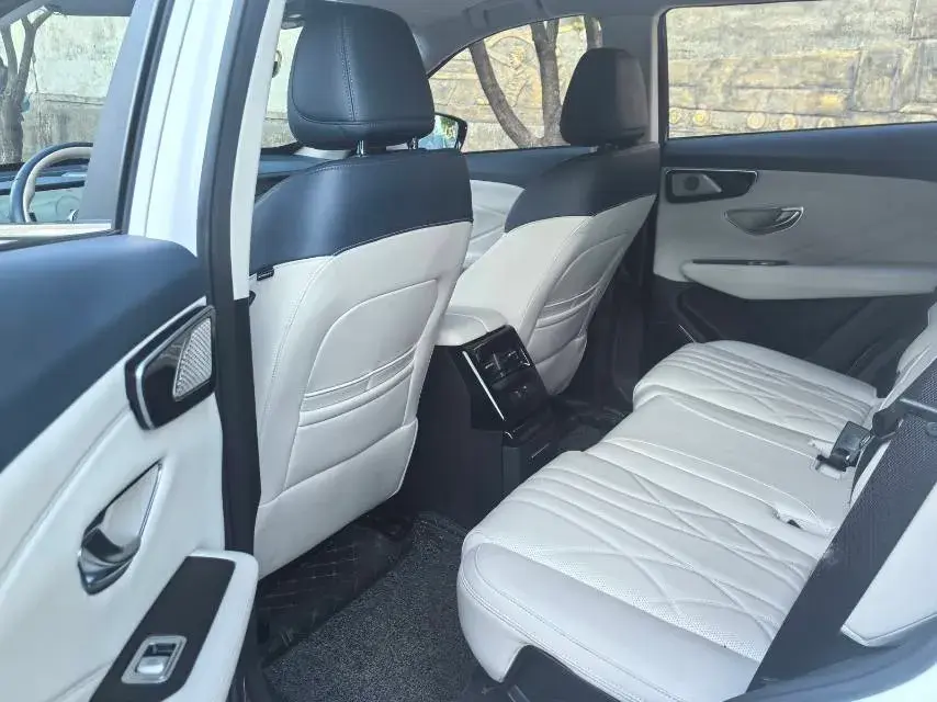 2024 JETOUR SHANHAI thumbnail 3