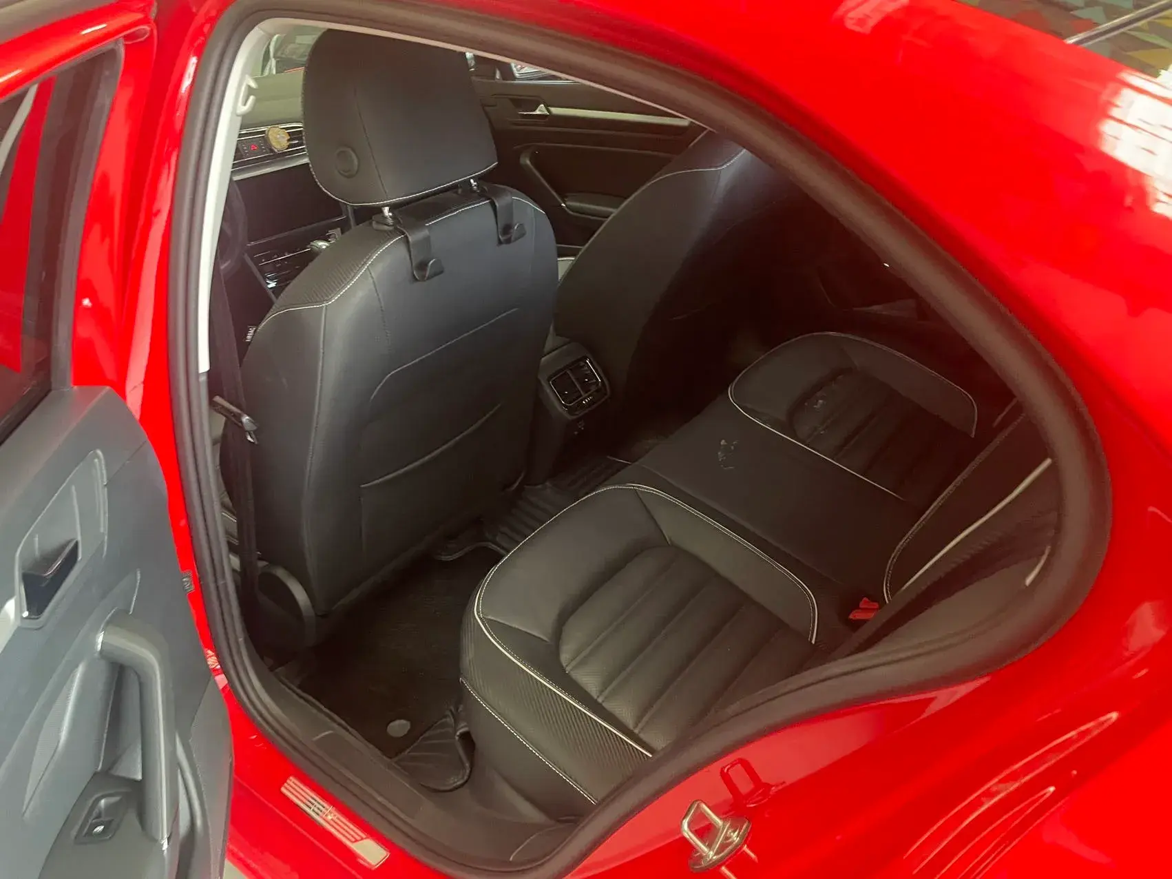 2021 VOLKSWAGEN LAMANDO thumbnail 4