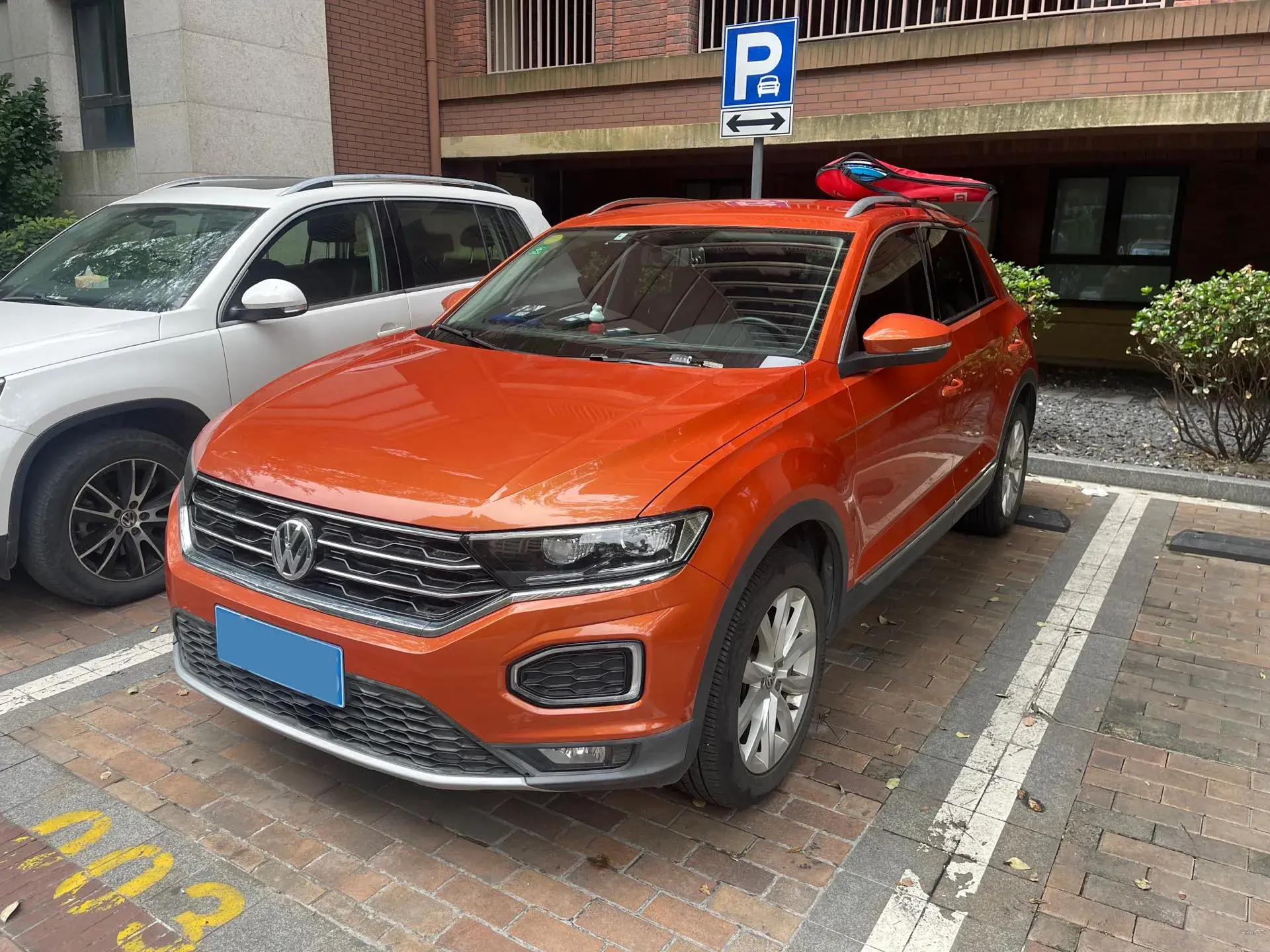 2018 VOLKSWAGEN T-ROC view 1