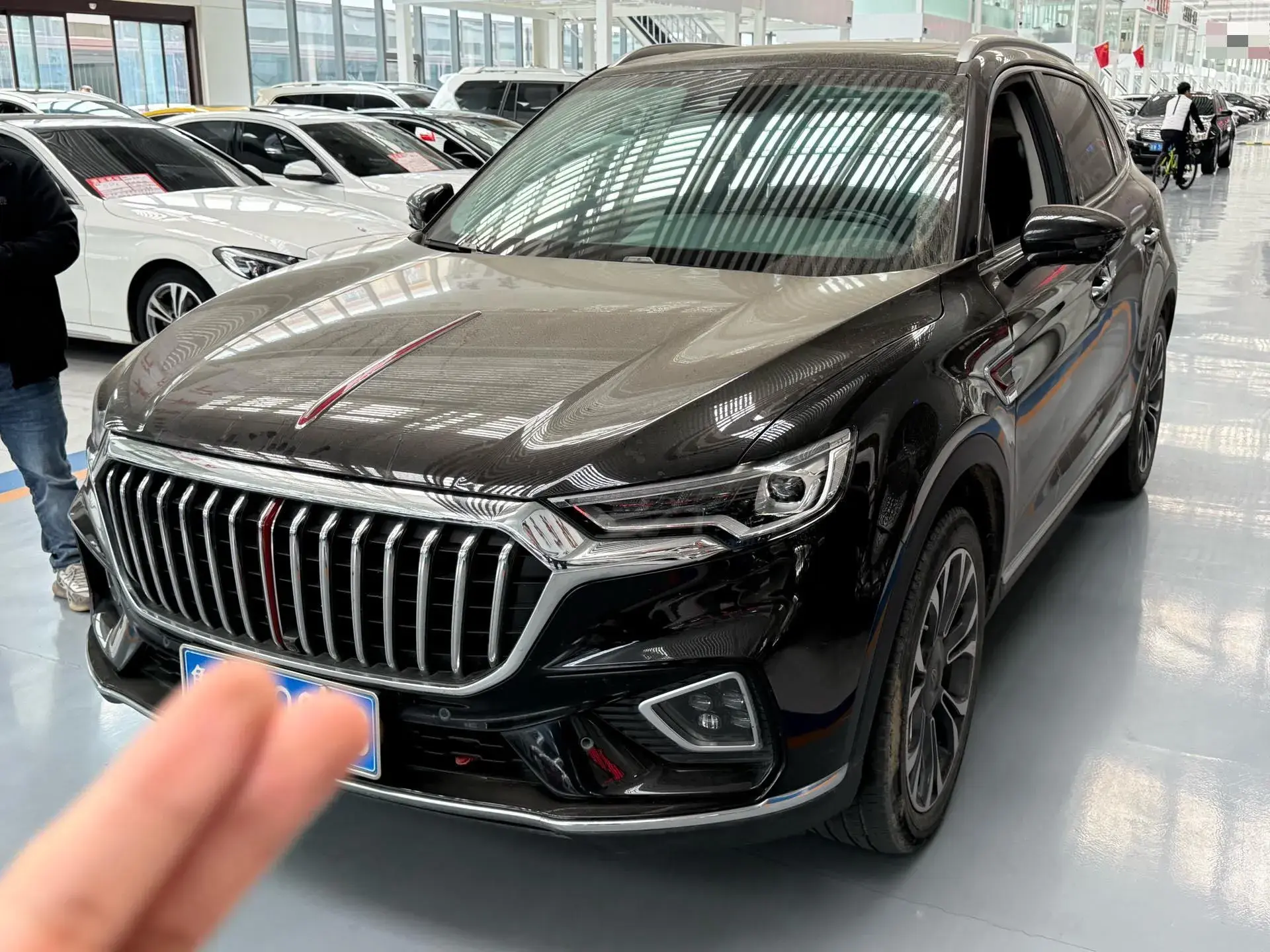 2019 HONGQI HS5 view 1