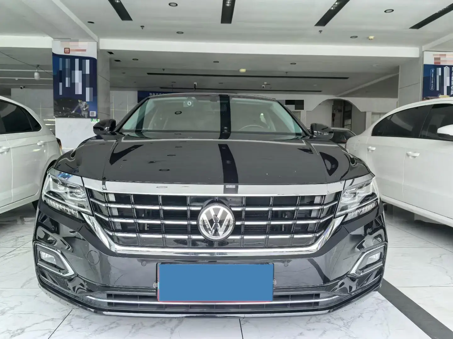 2019 VOLKSWAGEN PASSAT thumbnail 3