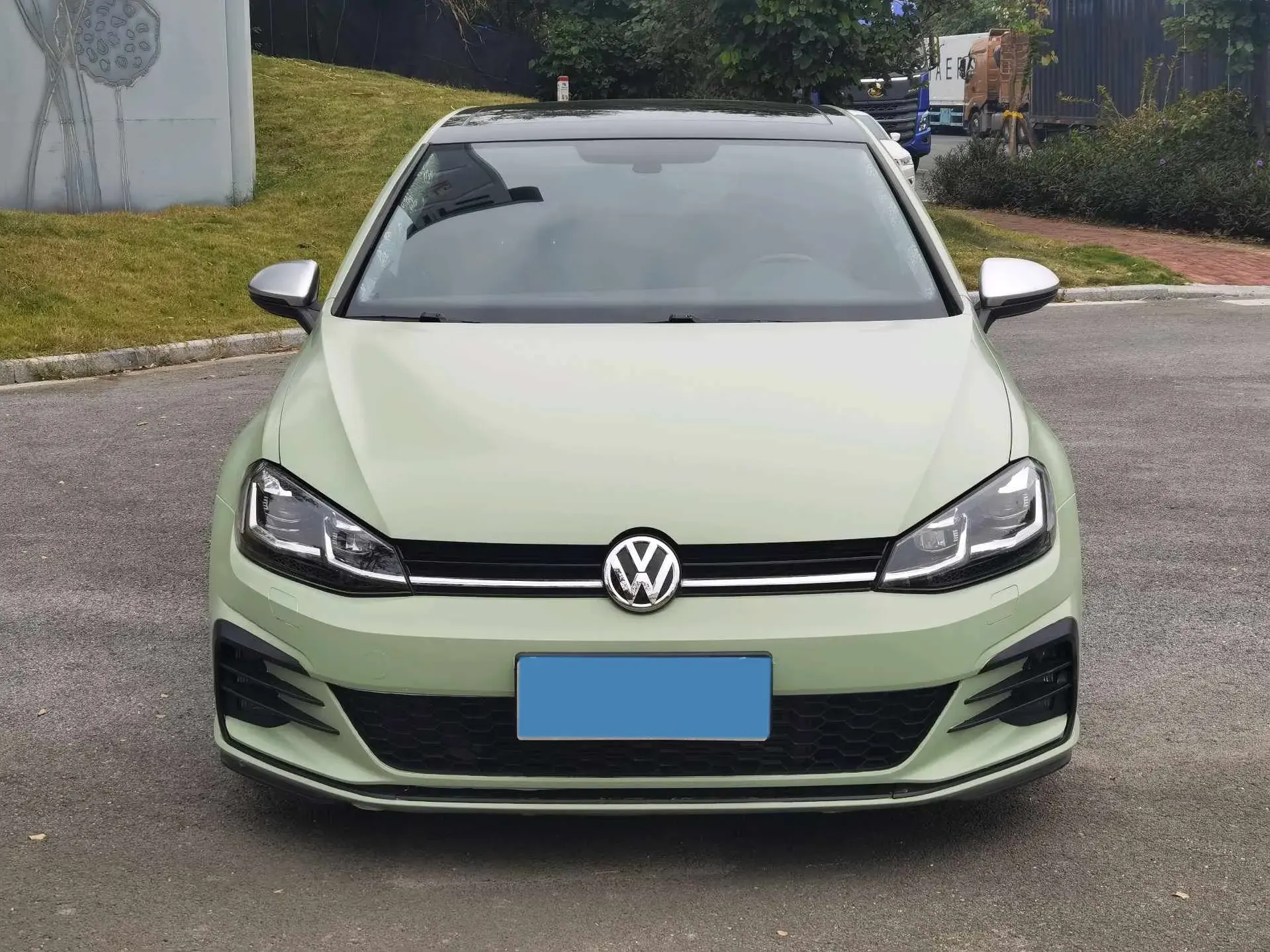 2018 VOLKSWAGEN GOLF thumbnail 2
