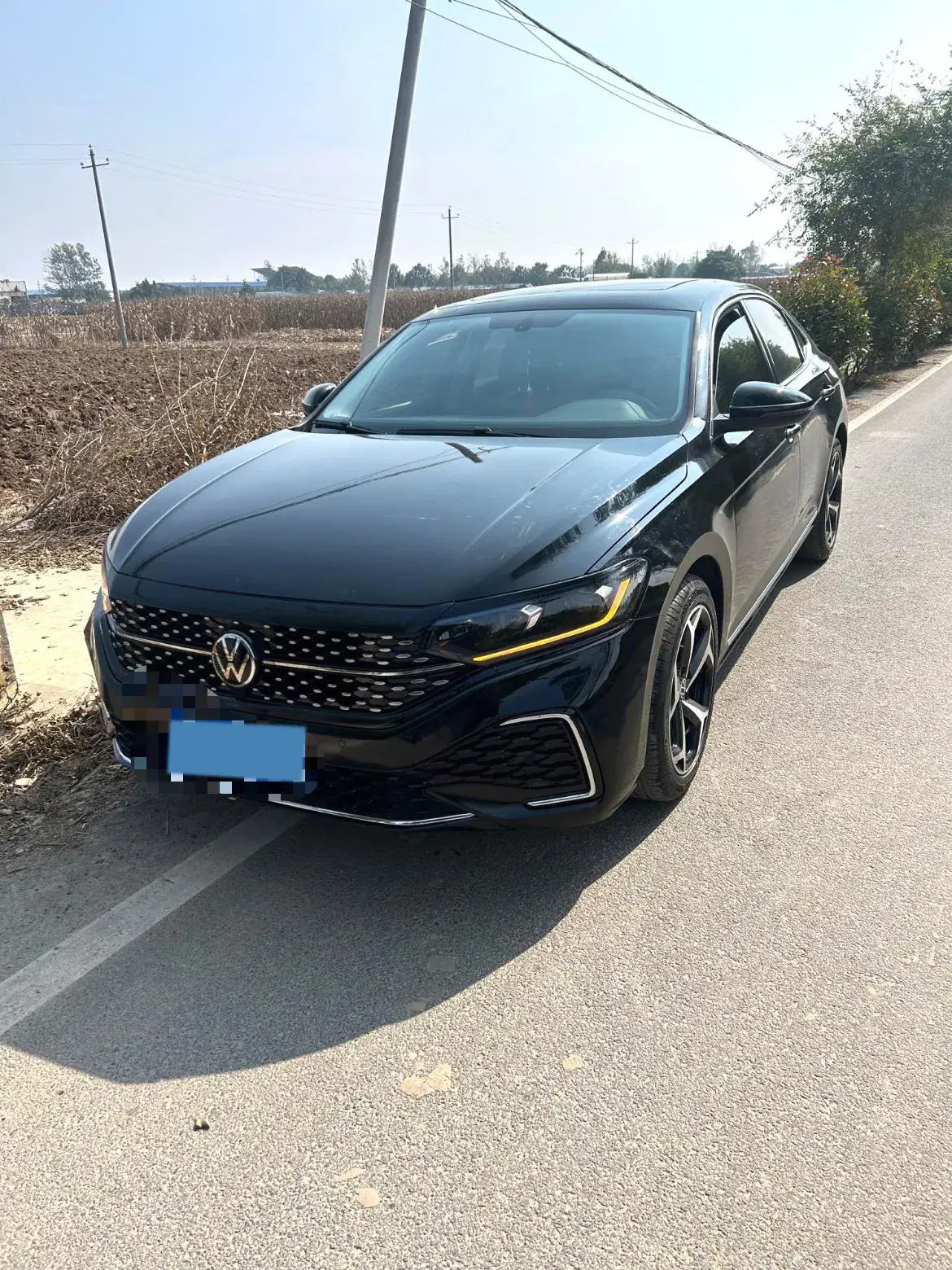 2024 VOLKSWAGEN PASSAT view 1