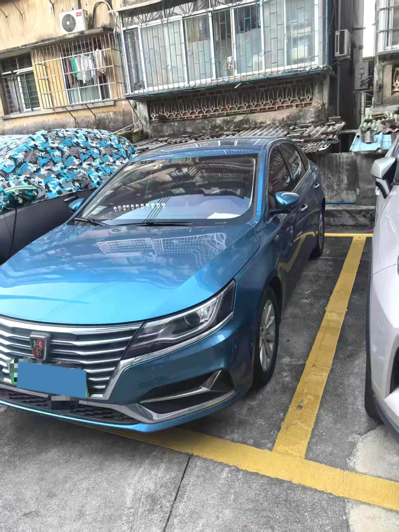 2017 ROEWE I6 view 1