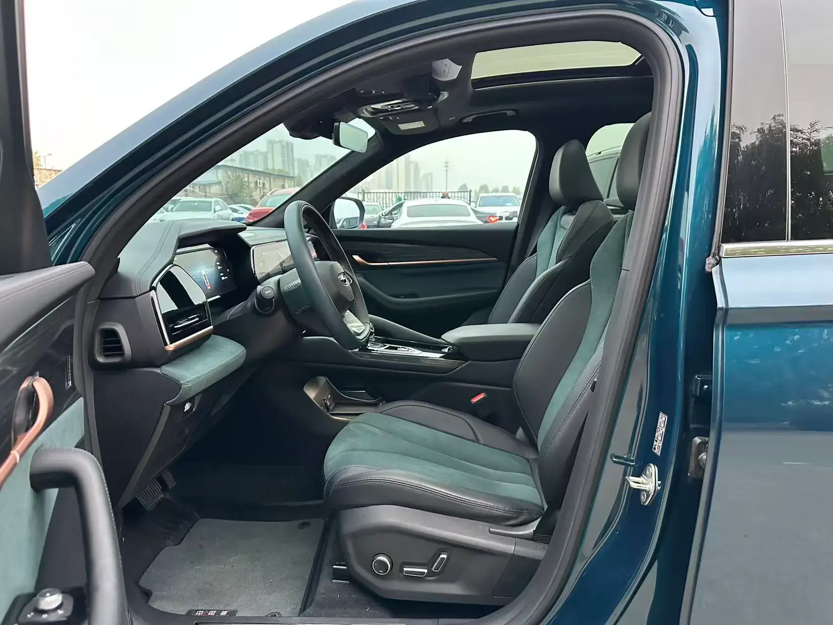 2024 GEELY MONJARO thumbnail 4