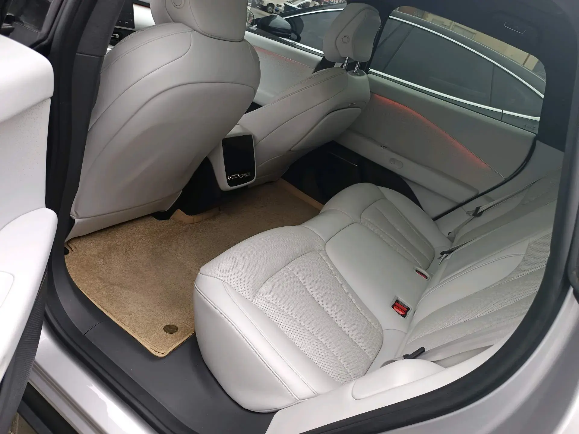 2024 XPENG P7+ thumbnail 3