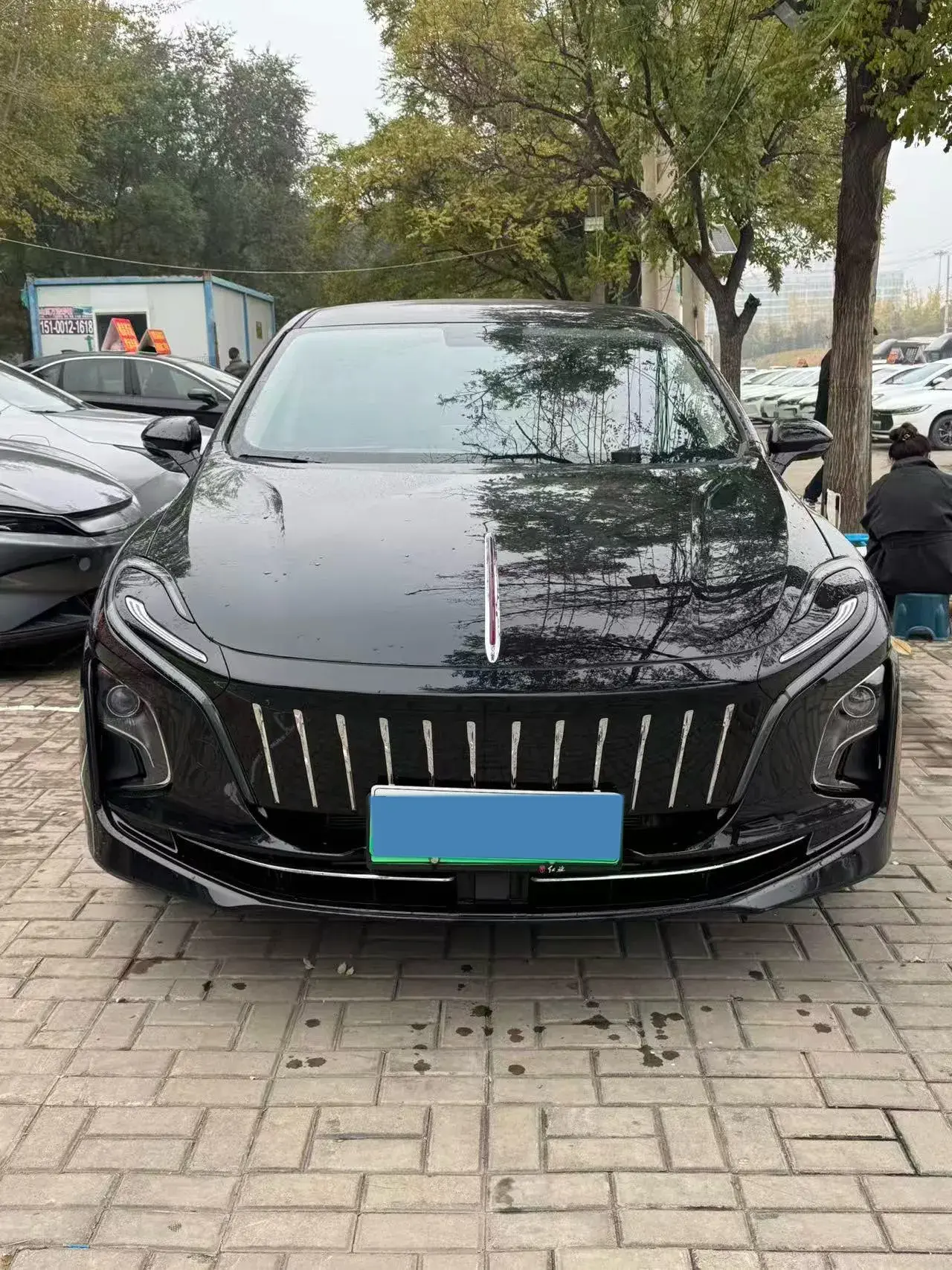 2022 HONGQI E-QM5 thumbnail 2