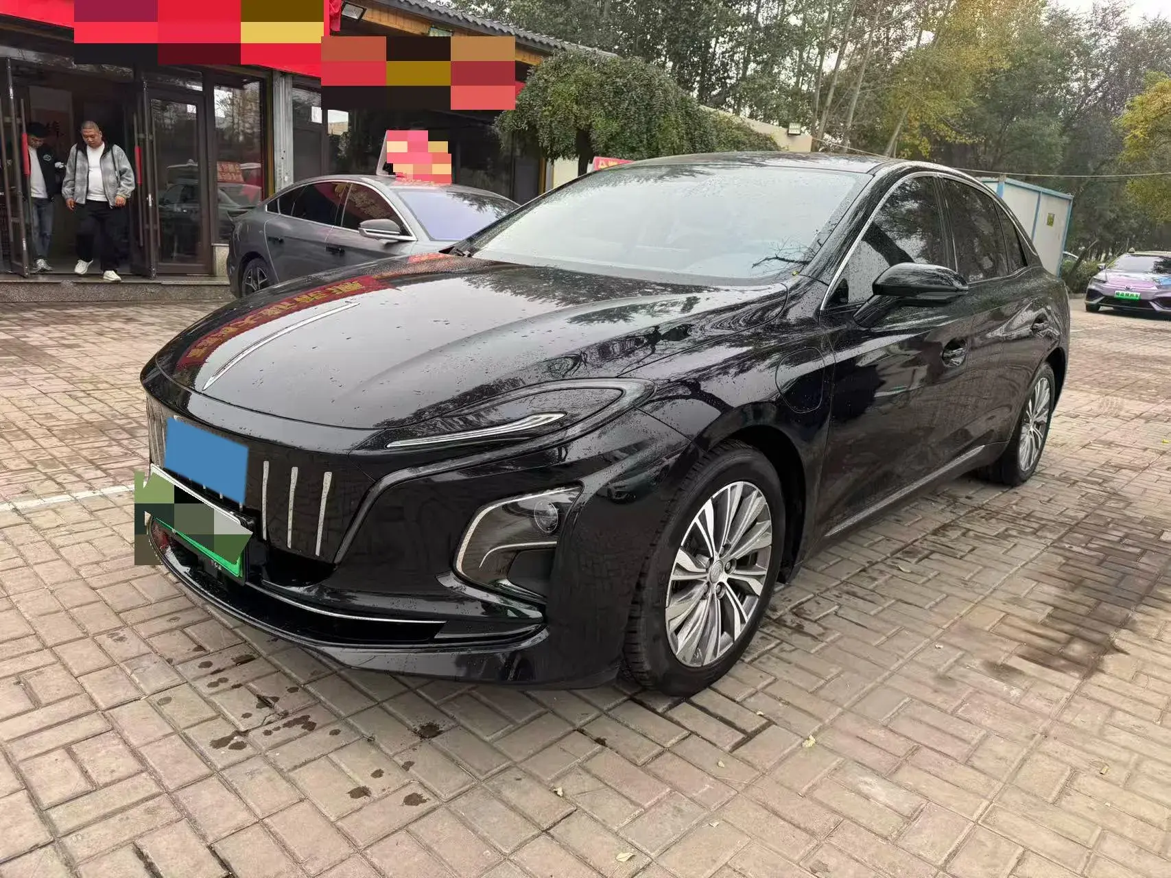 2022 HONGQI E-QM5 view 1