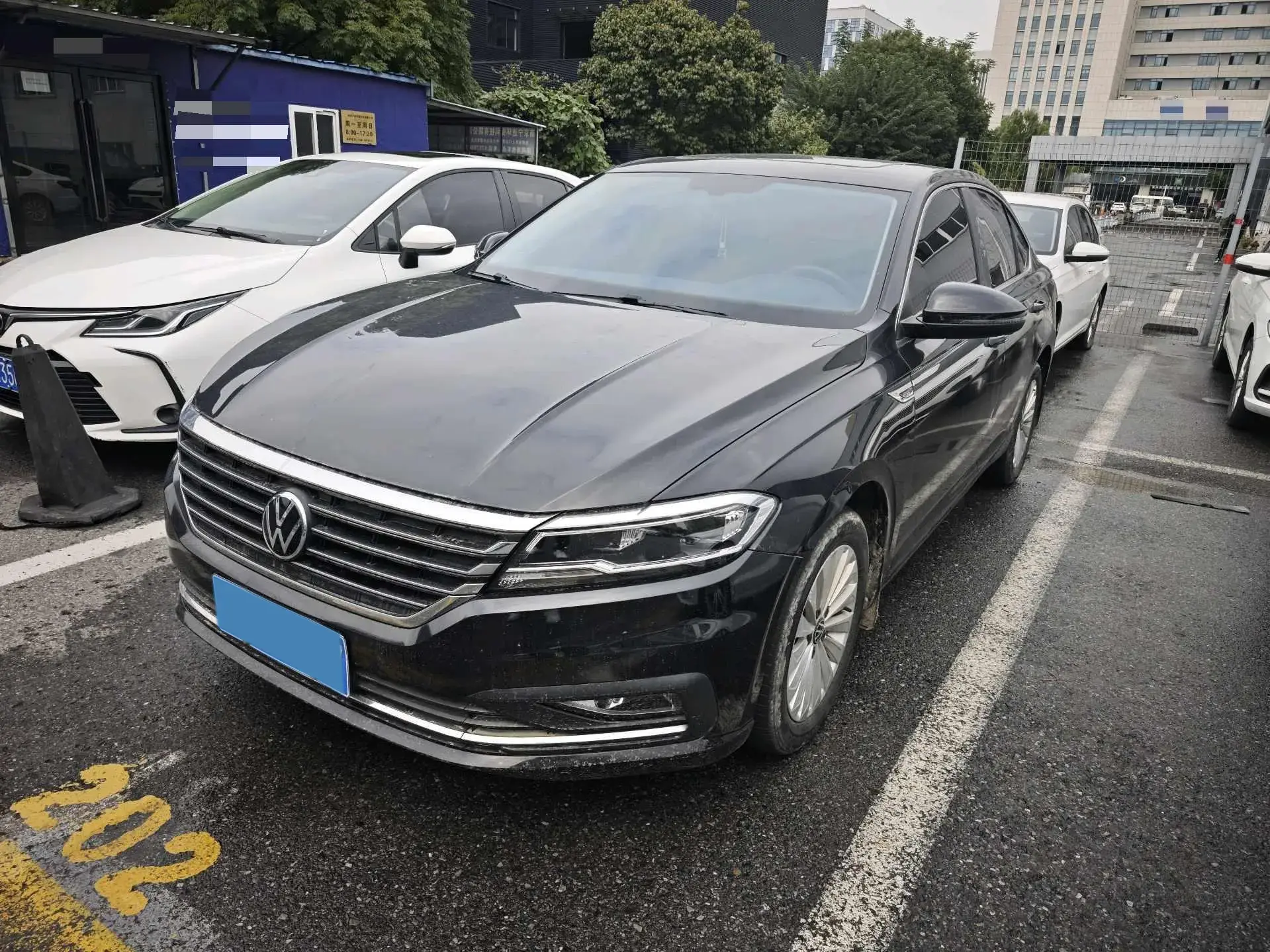 2021 VOLKSWAGEN LAVIDA view 1