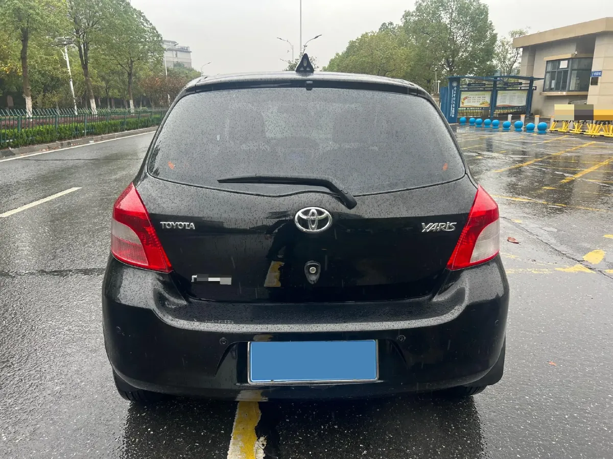 2011 Toyota Yaris 1.6L 118HP L4 4AT,autocango,china used car exporter,china ev exporter,chinese used car exporter,chinese used ev exporter