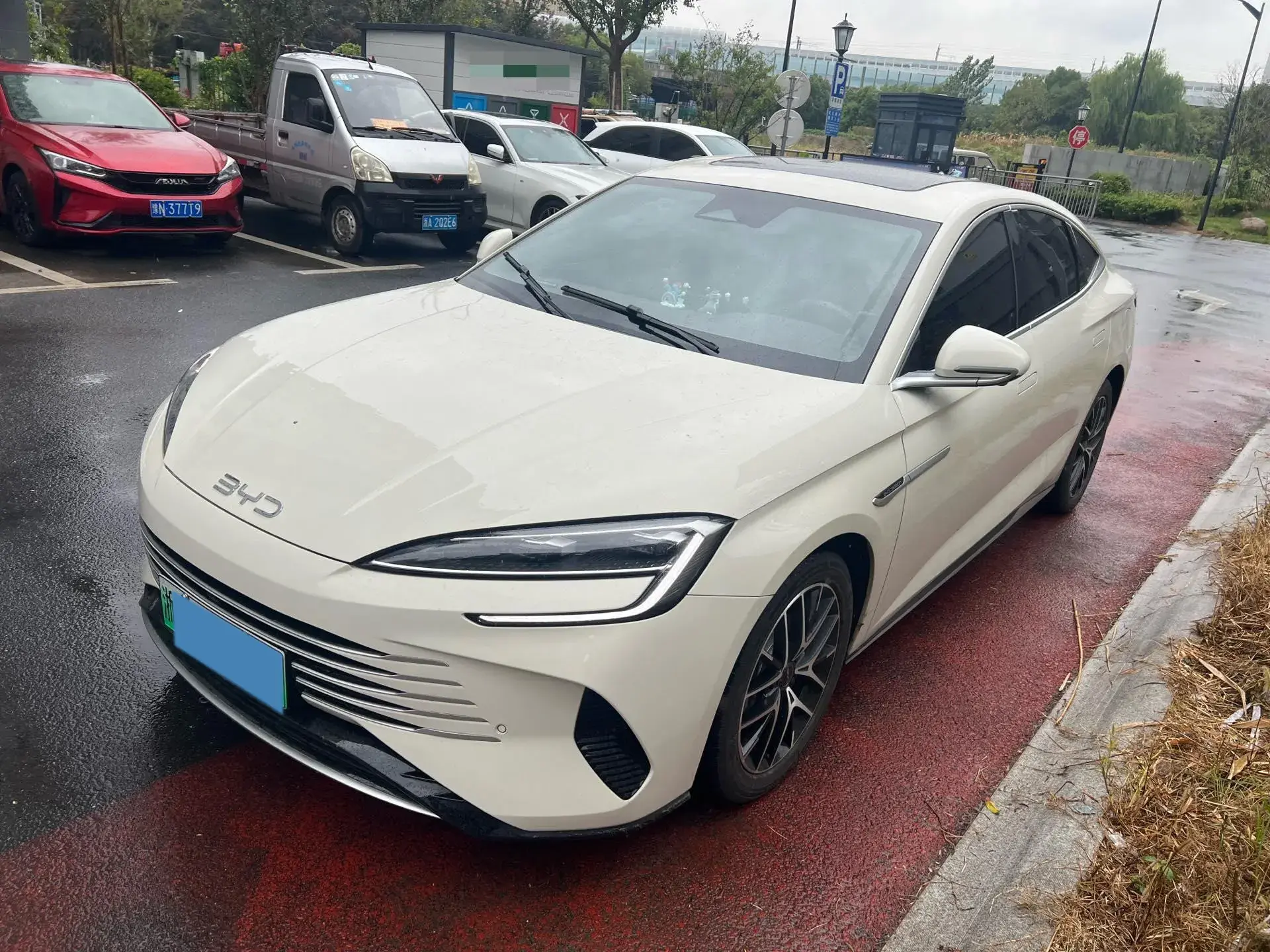 2024 BYD SEAL view 1