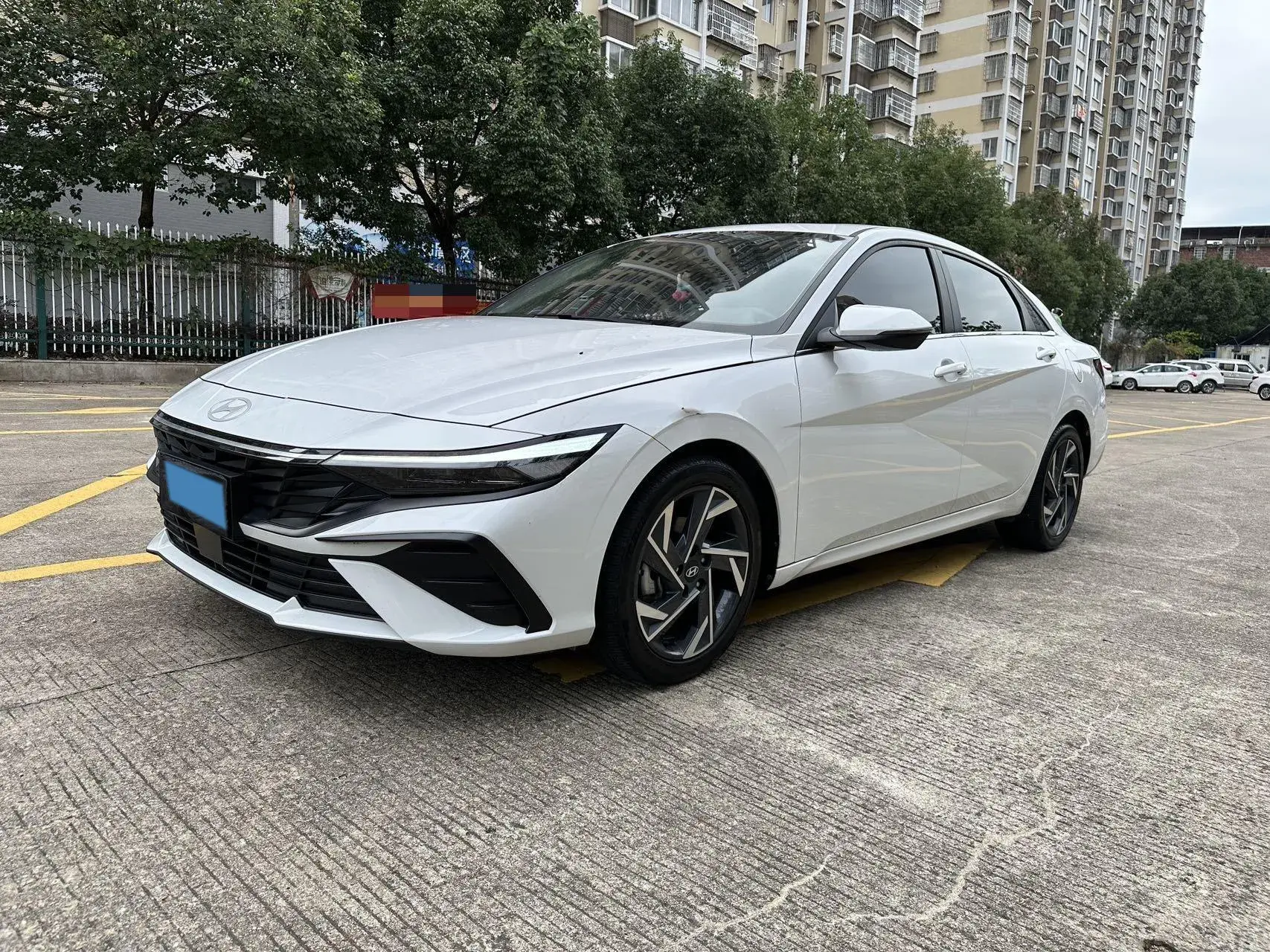 2022 HYUNDAI ELANTRA view 1