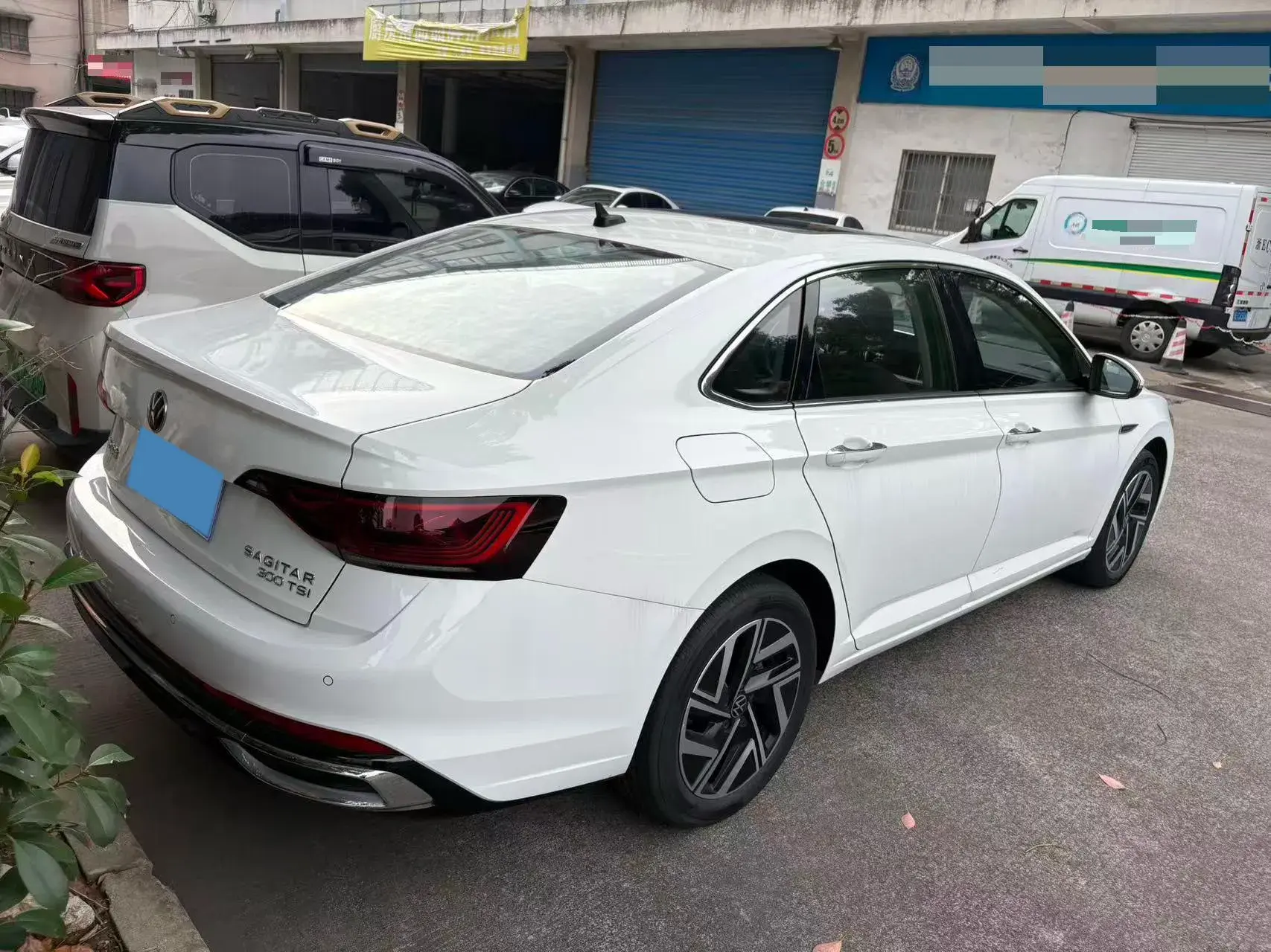 2023 VOLKSWAGEN SAGITAR thumbnail 4