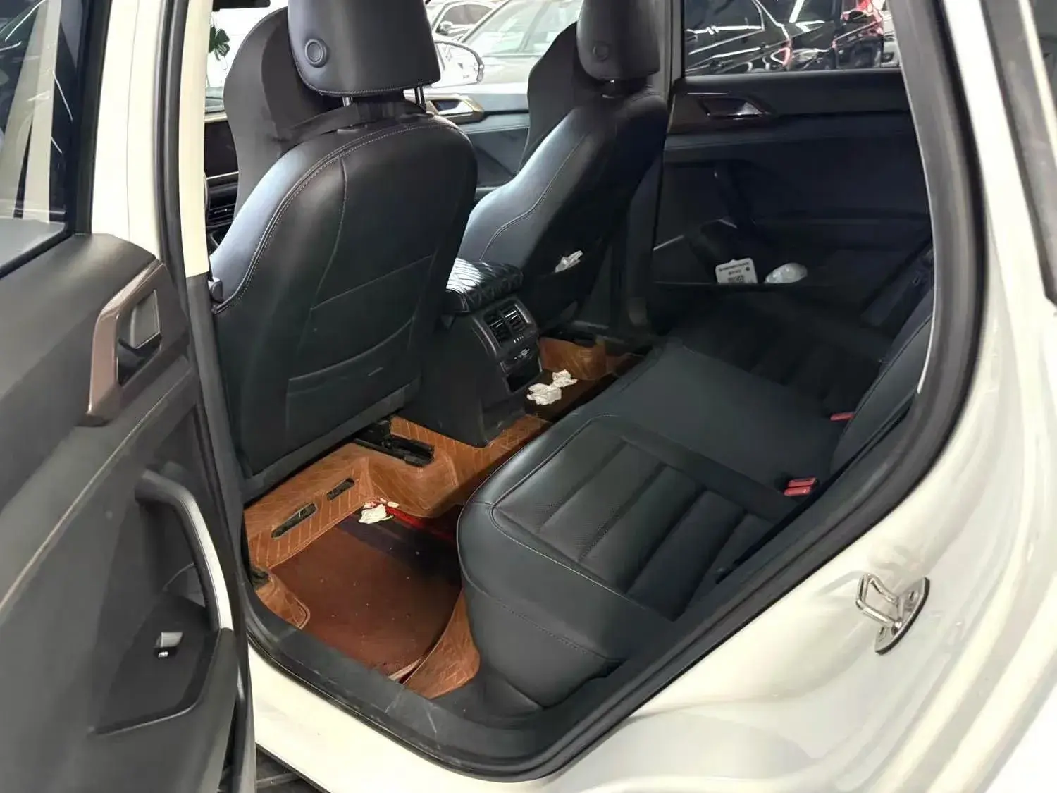 2021 VOLKSWAGEN THARU thumbnail 2