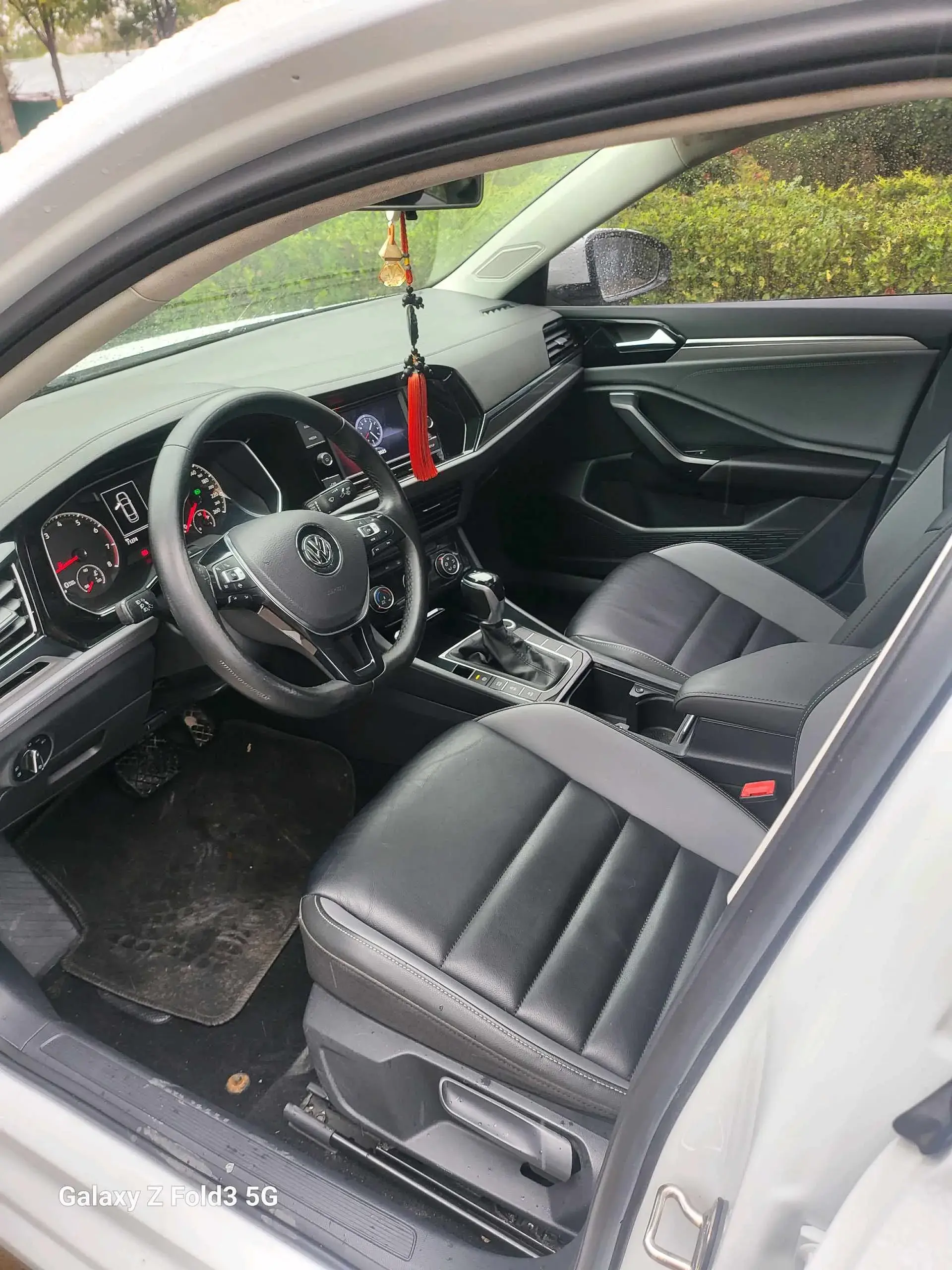 2019 VOLKSWAGEN SAGITAR thumbnail 4