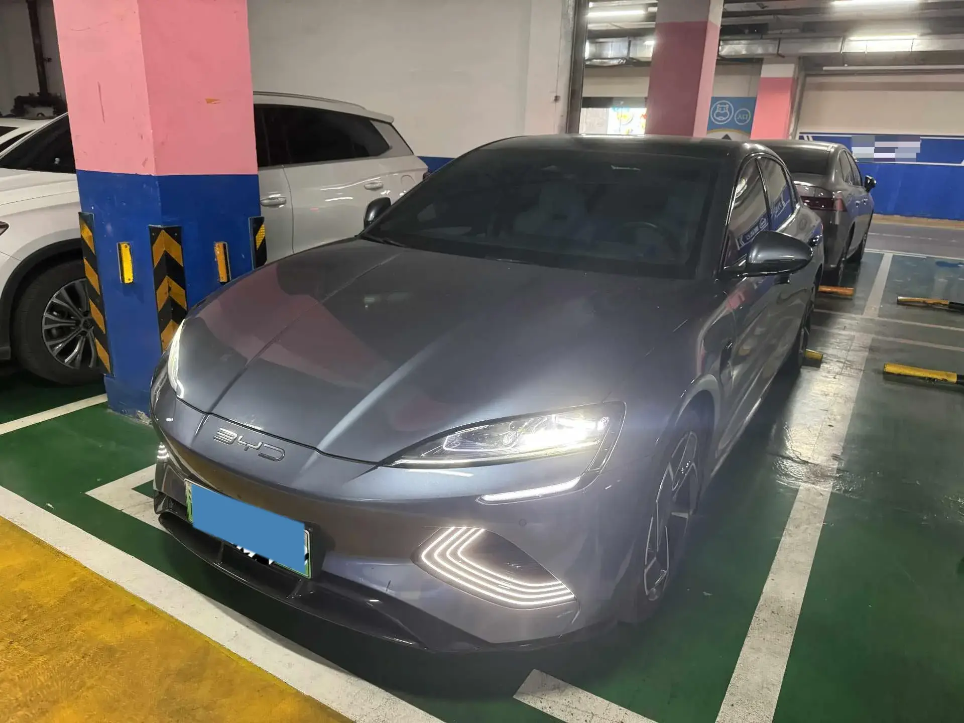 2022 BYD SEAL view 1