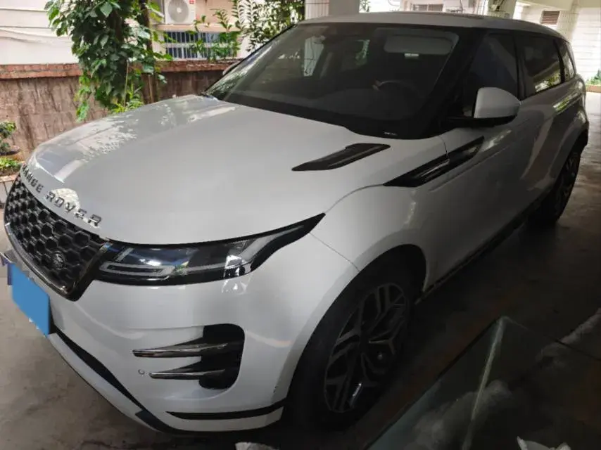 2022 LAND ROVER view 1